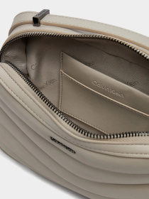 Кросс-боди Calvin Klein Line Quilt Camera модель K60K612114-PEG Фото