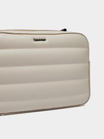 Крос-боді Calvin Klein Line Quilt Camera модель K60K612114-PEG Фото