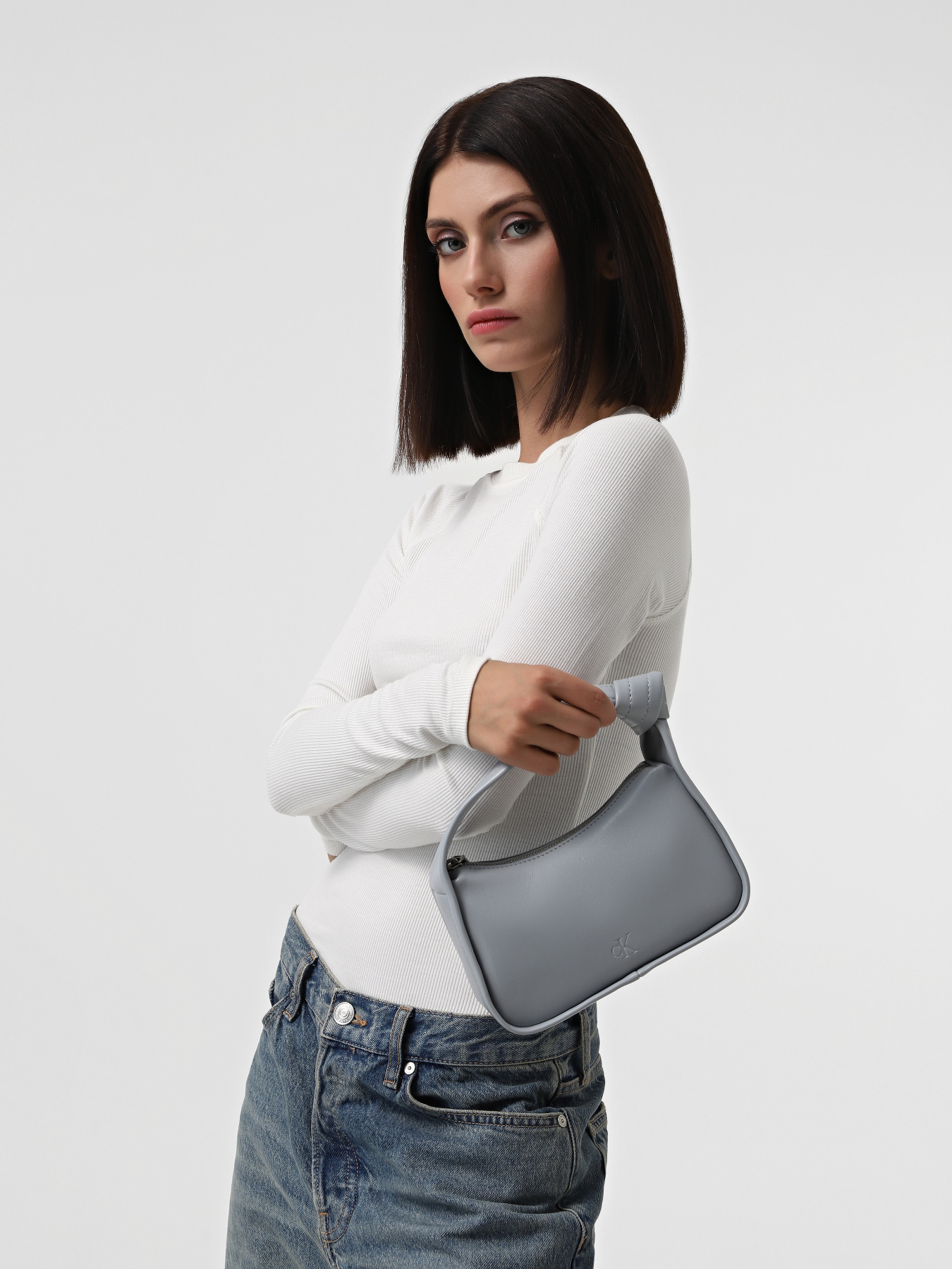 Хобо Calvin Klein Knotted Mini Block20 модель K60K612372-CI1 Фото