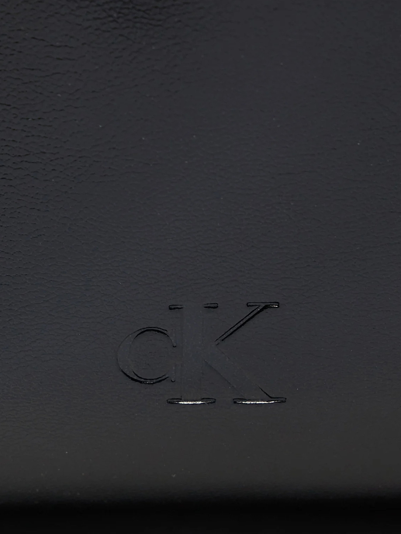 Кросс-боди Calvin Klein Gathered модель K60K612650-BEH Кросс-боди Calvin Klein Gathered модель K60K612650-BEH Фото