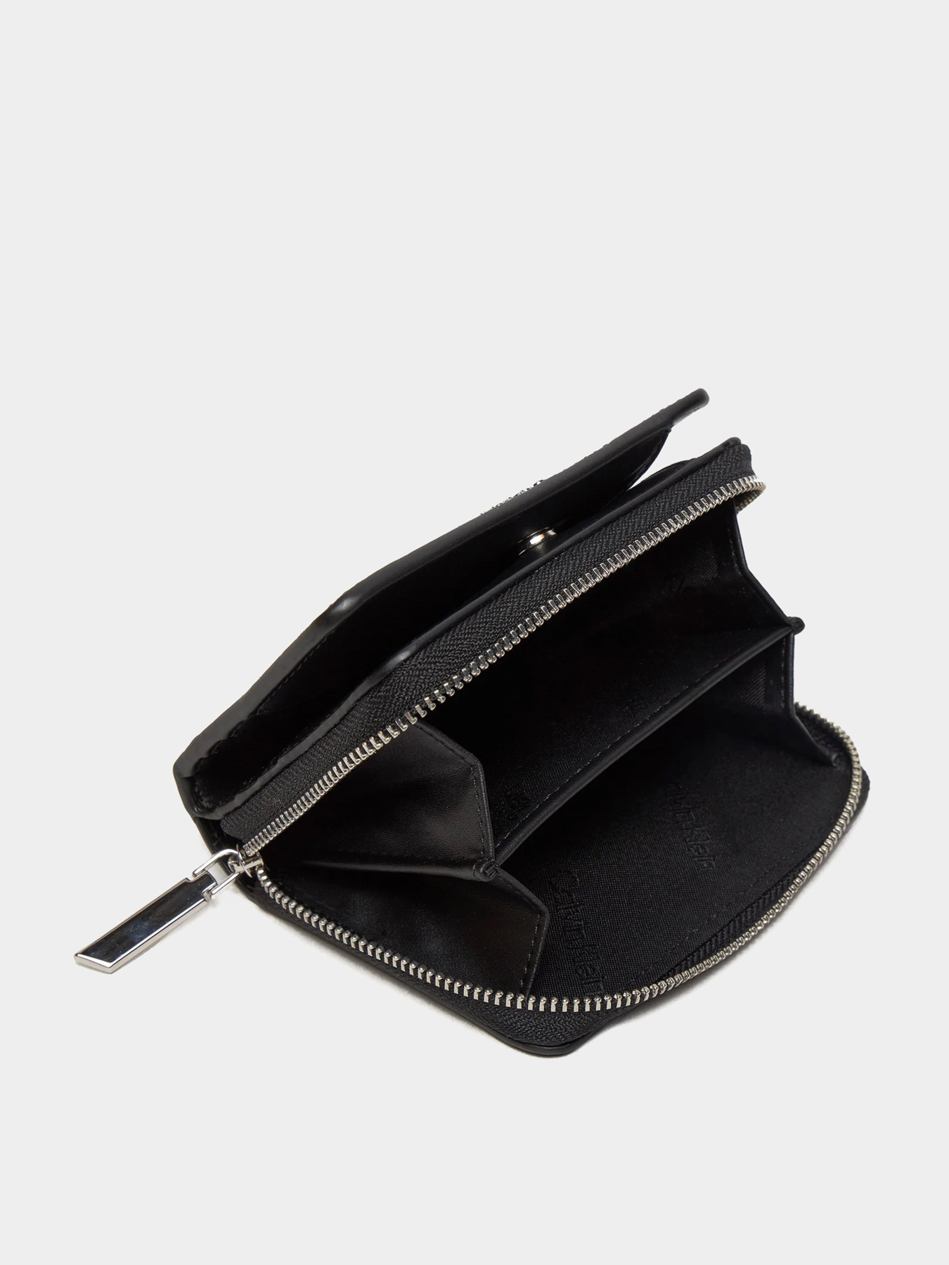 Кошелек Calvin Klein Must Md Zip Around модель K60K612355-BEH Фото