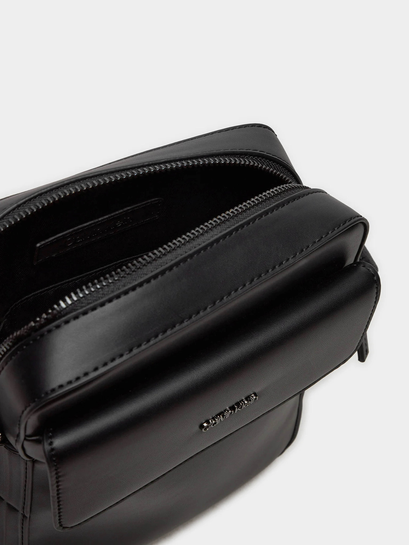 Мессенджер Calvin Klein Vertical модель K50K512221-BEH Фото