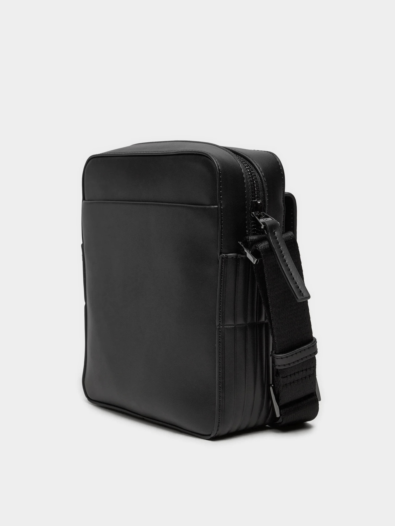 Мессенджер Calvin Klein Vertical модель K50K512221-BEH Фото