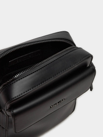 Мессенджер Calvin Klein Vertical модель K50K512221-BEH Фото