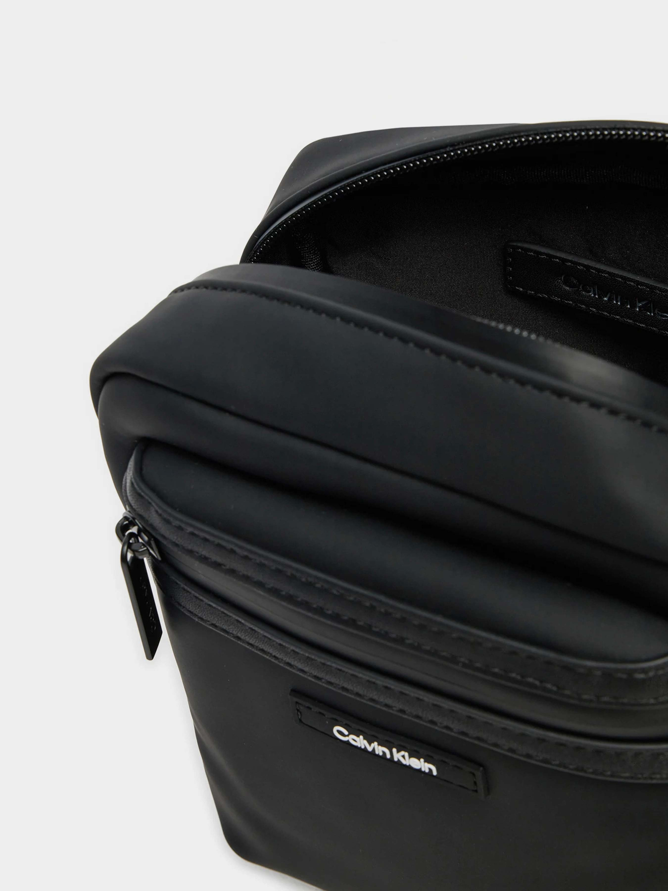 Мессенджер Calvin Klein Essential Conv Reporter модель K50K512235-BEH Фото