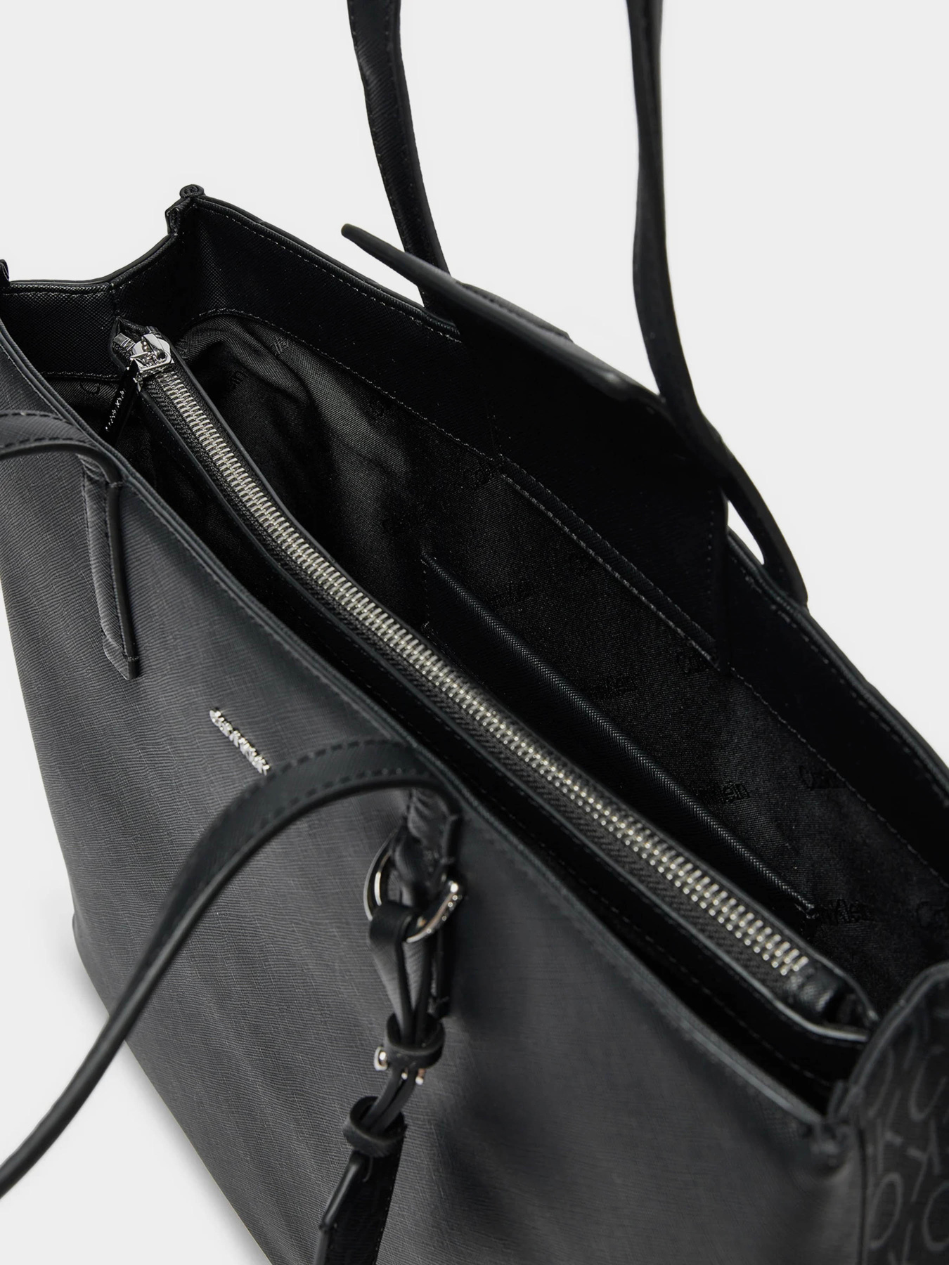 Сумка Calvin Klein Ck Must Medium модель K60K612547-0GM Фото