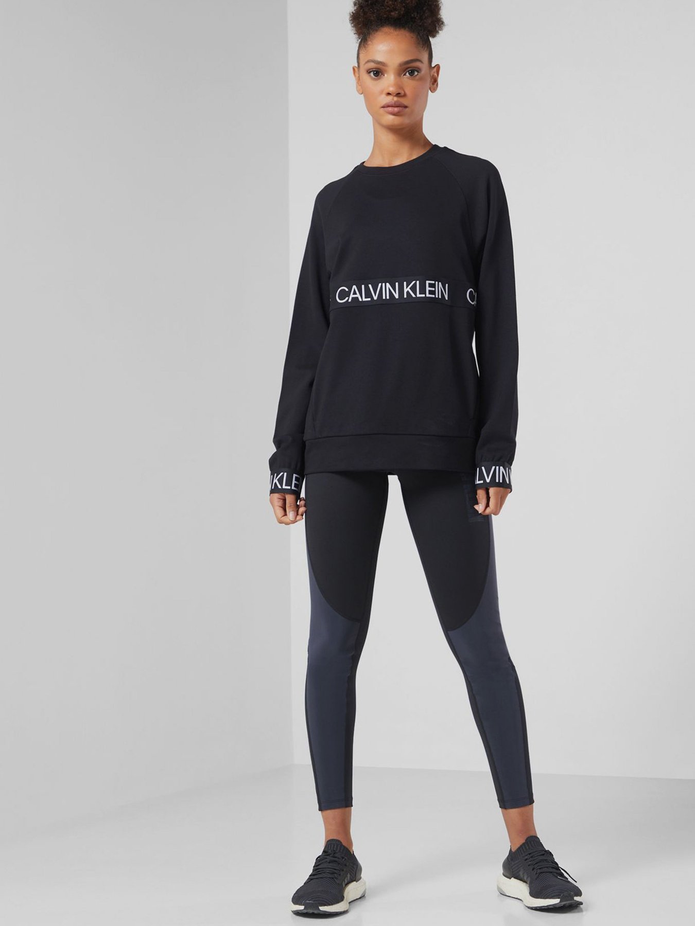 Джемпер Calvin Klein модель 00GWF0W349-007 Фото