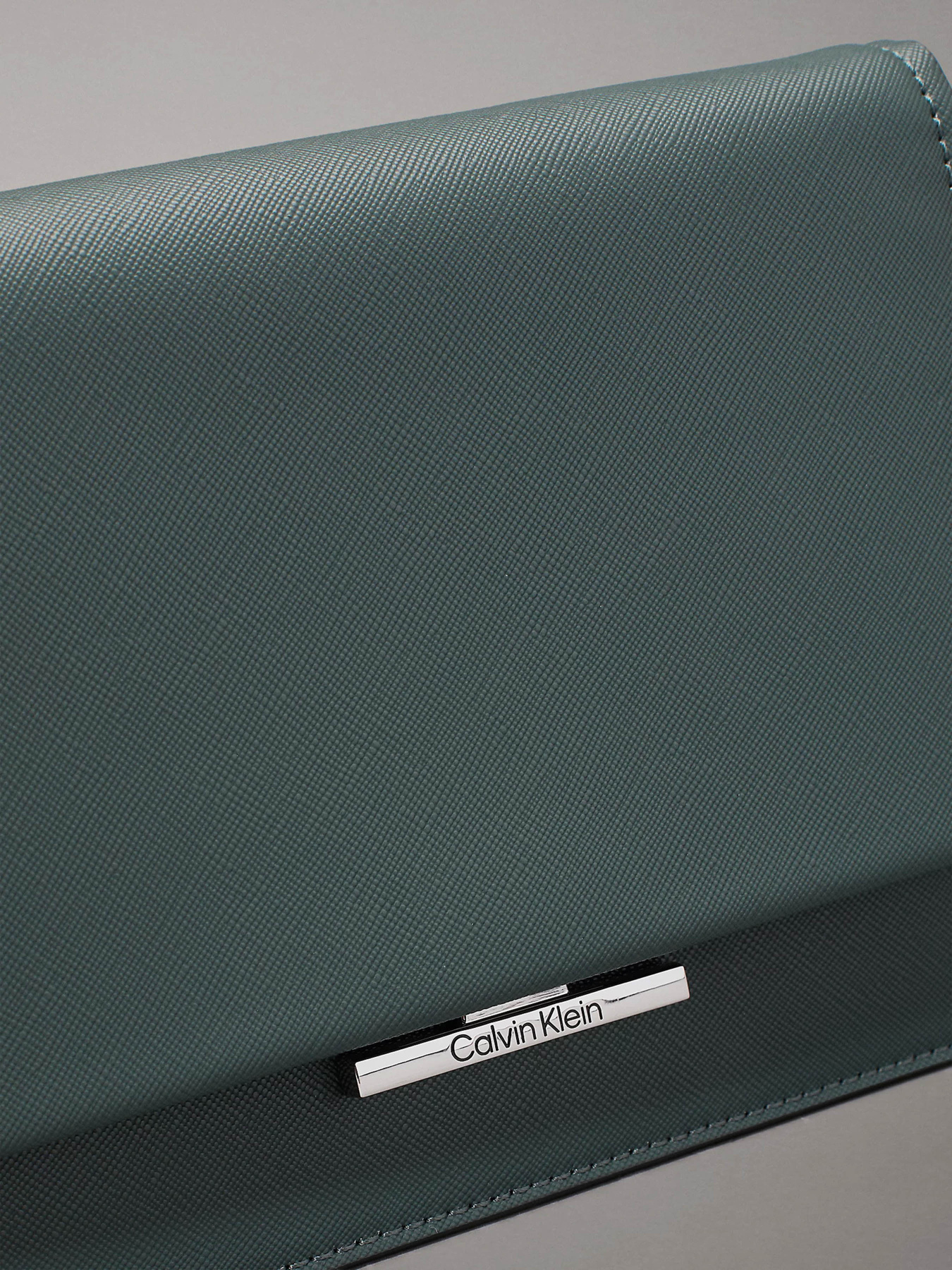 Кросс-боди Calvin Klein Linear модель K60K612559-LG2 Фото