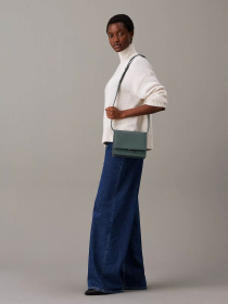 Крос-боді Calvin Klein Linear модель K60K612559-LG2 Фото