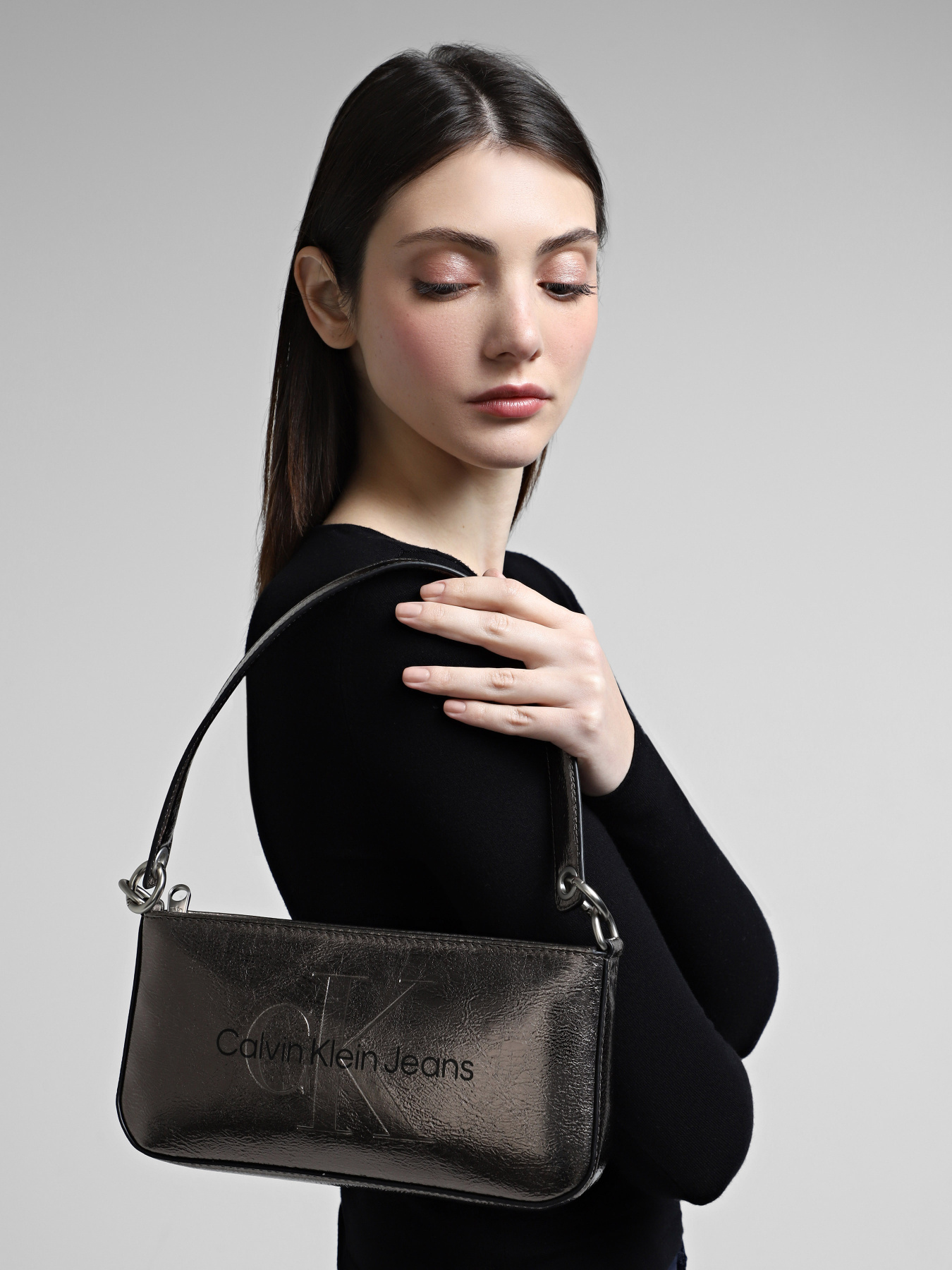 Хобо Calvin Klein Sculpted Shoulder модель K60K612732-ADA Фото