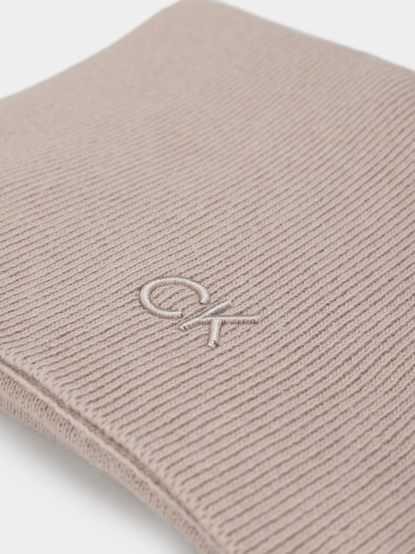 Шарф Calvin Klein Embroidery Fine модель K60K612601-PA0 Шарф Calvin Klein Embroidery Fine модель K60K612601-PA0 Фото