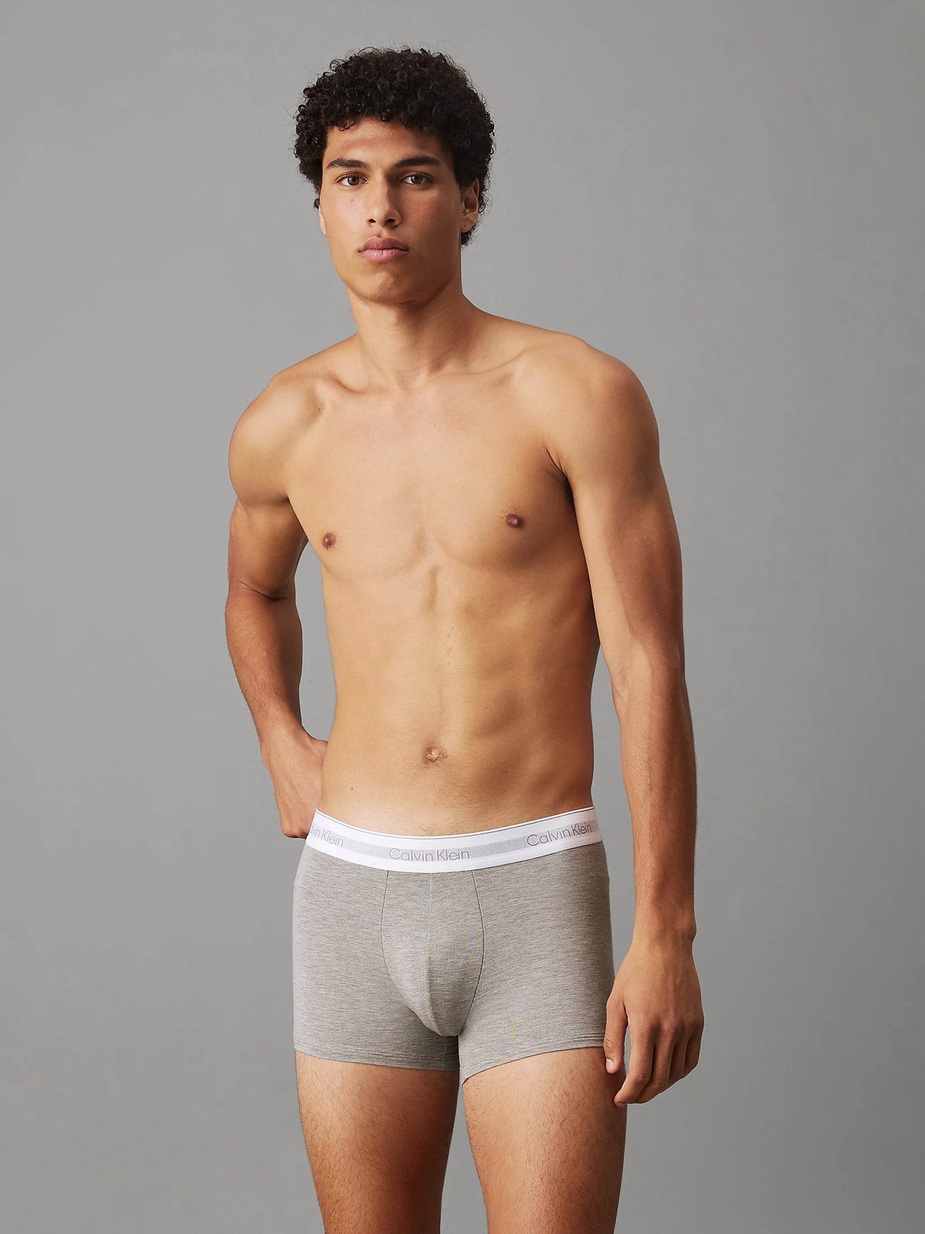 Набір трусів Calvin Klein Underwear 3 Pack Trunks - Modern Air модель 000NB3953A-PS8 Набір трусів Calvin Klein Underwear 3 Pack Trunks - Modern Air модель 000NB3953A-PS8 Фото