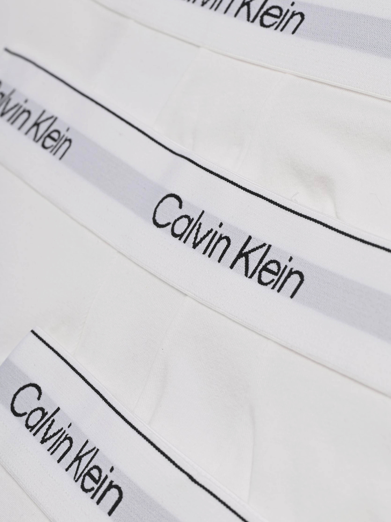 Набор трусов Calvin Klein Underwear 3-Pack Boxer модель 000NB3963A-100 Фото