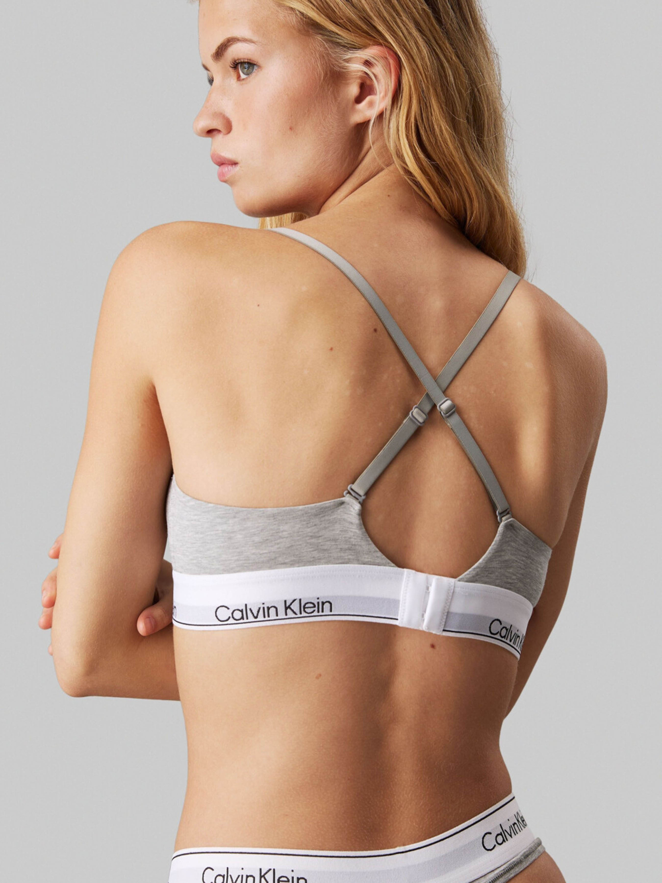 Бюстгальтер Calvin Klein Underwear Modern Cotton модель 000QF5650E-P7A Фото