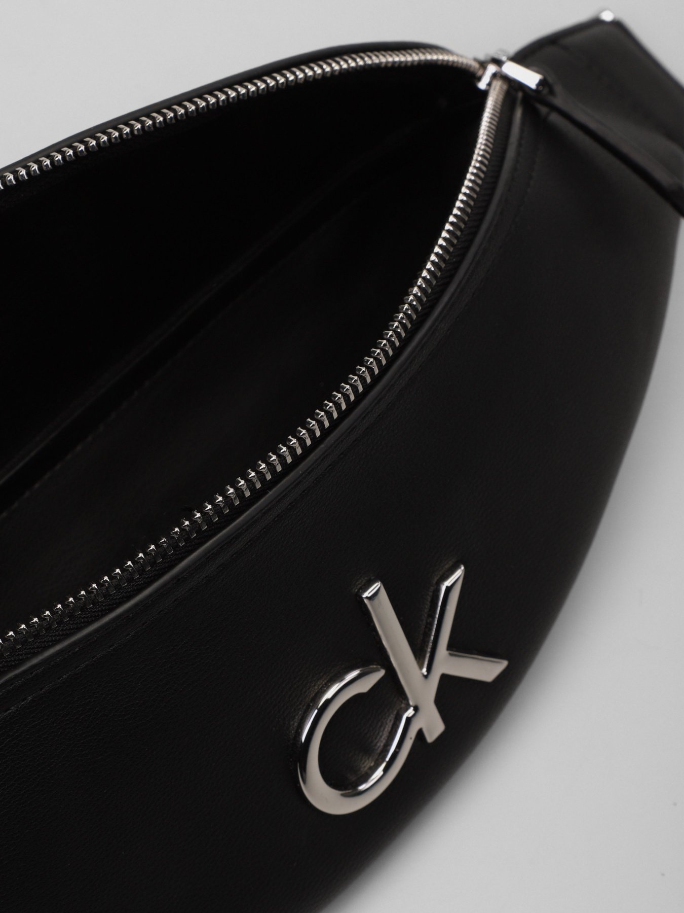 Поясная сумка Calvin Klein Re-Lock модель K60K606778_BAX0 Фото