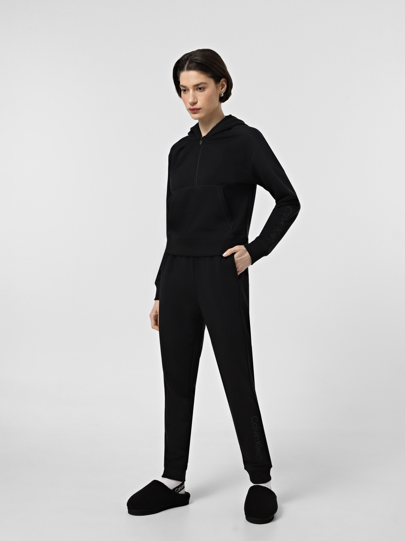 Штаны спортивные Calvin Klein Essentials модель 00GWF4P601-BAE Фото