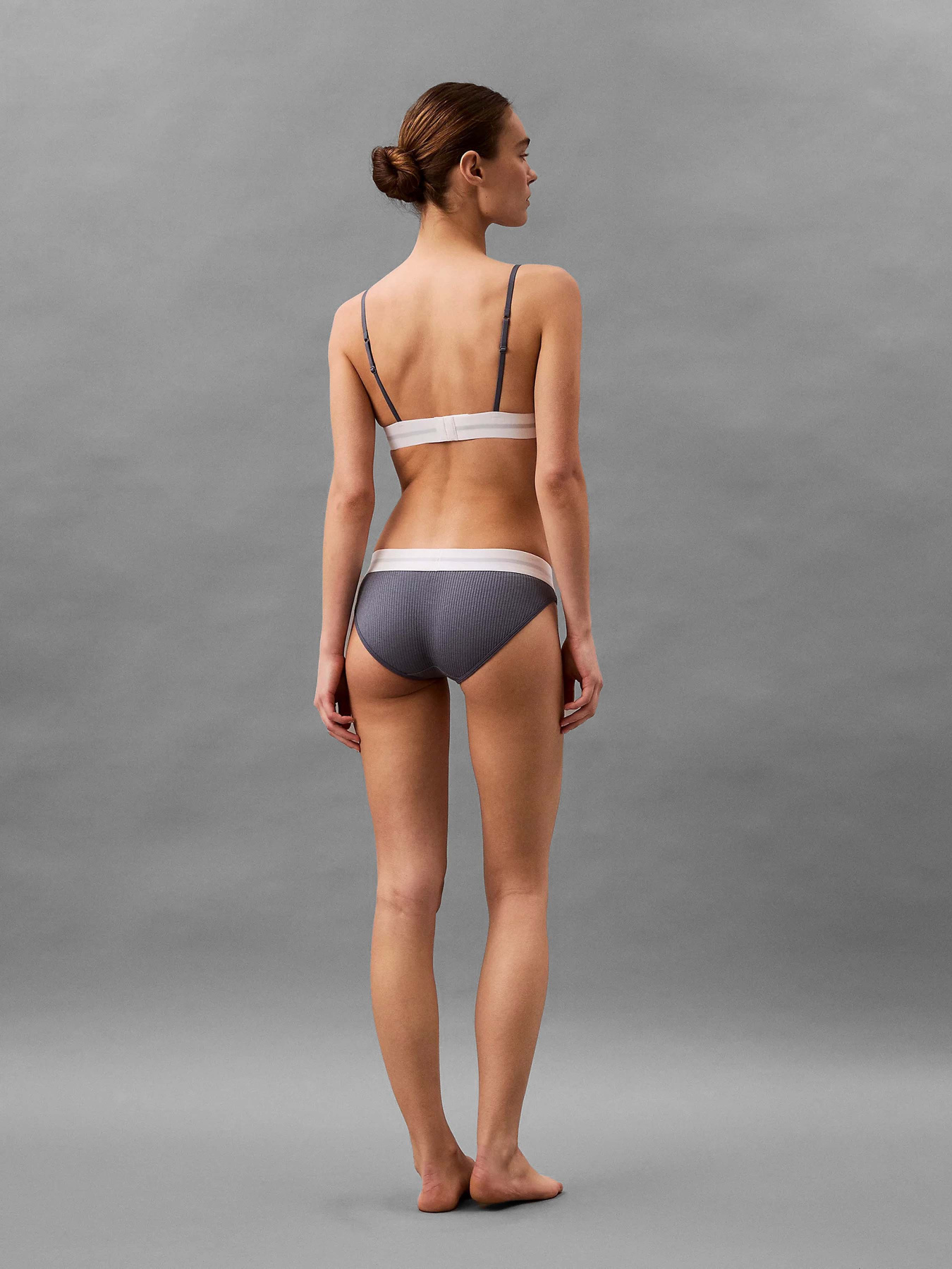 Бюстгальтер Calvin Klein Underwear модель LV00QF8248-FCG Фото