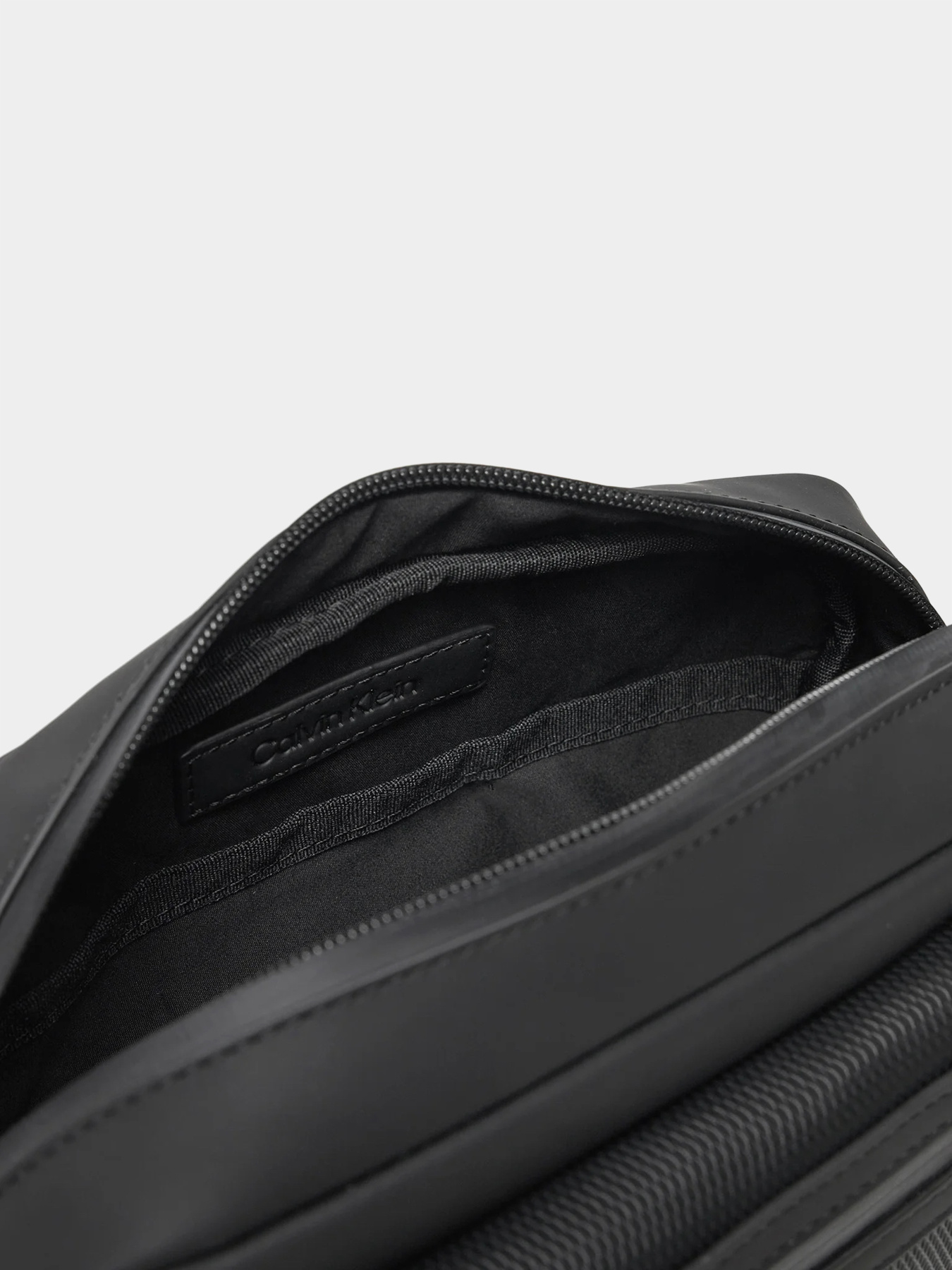 Мессенджер Calvin Klein модель K50K512810-BEH Фото