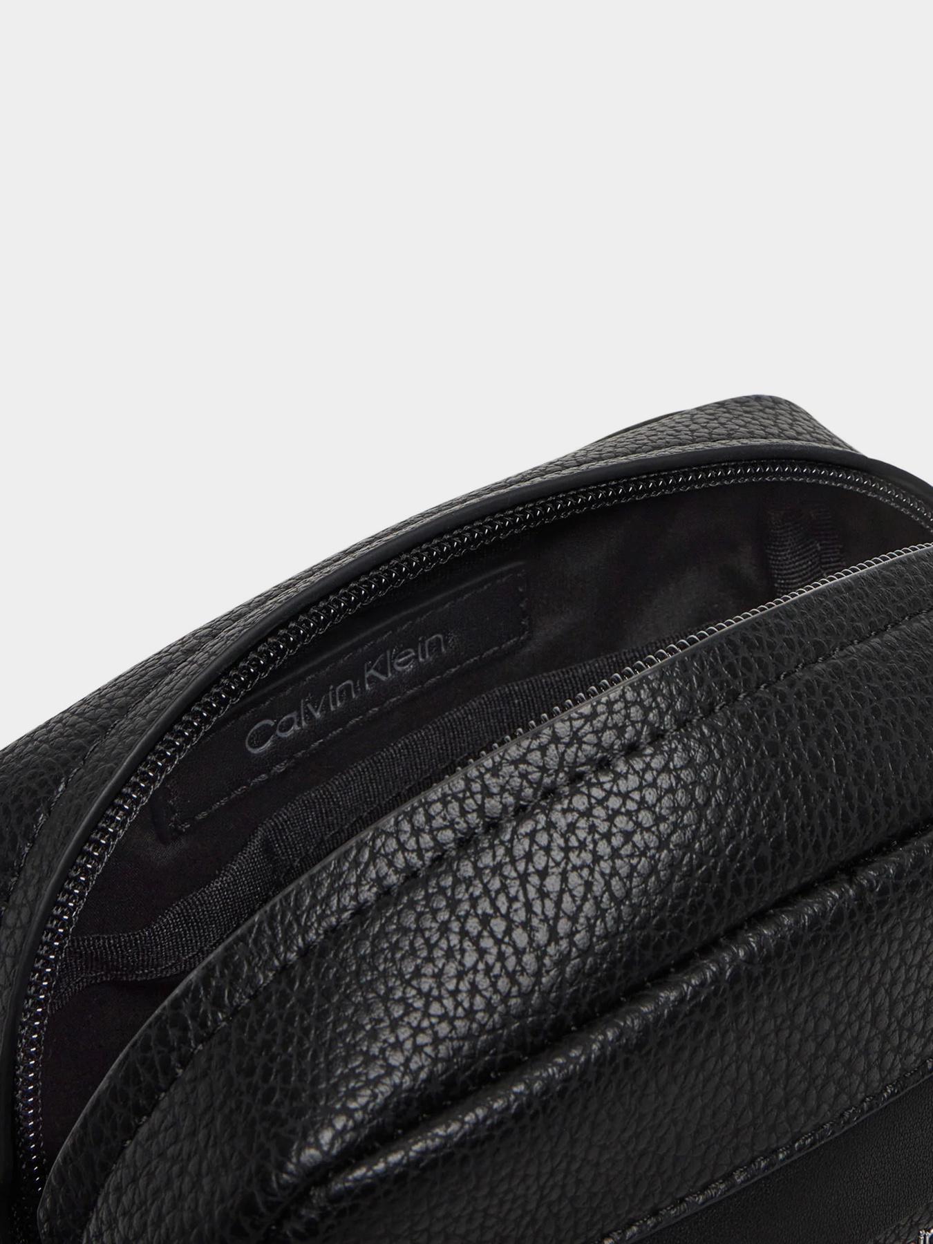 Мессенджер Calvin Klein модель K50K512882-BEH Мессенджер Calvin Klein модель K50K512882-BEH Фото