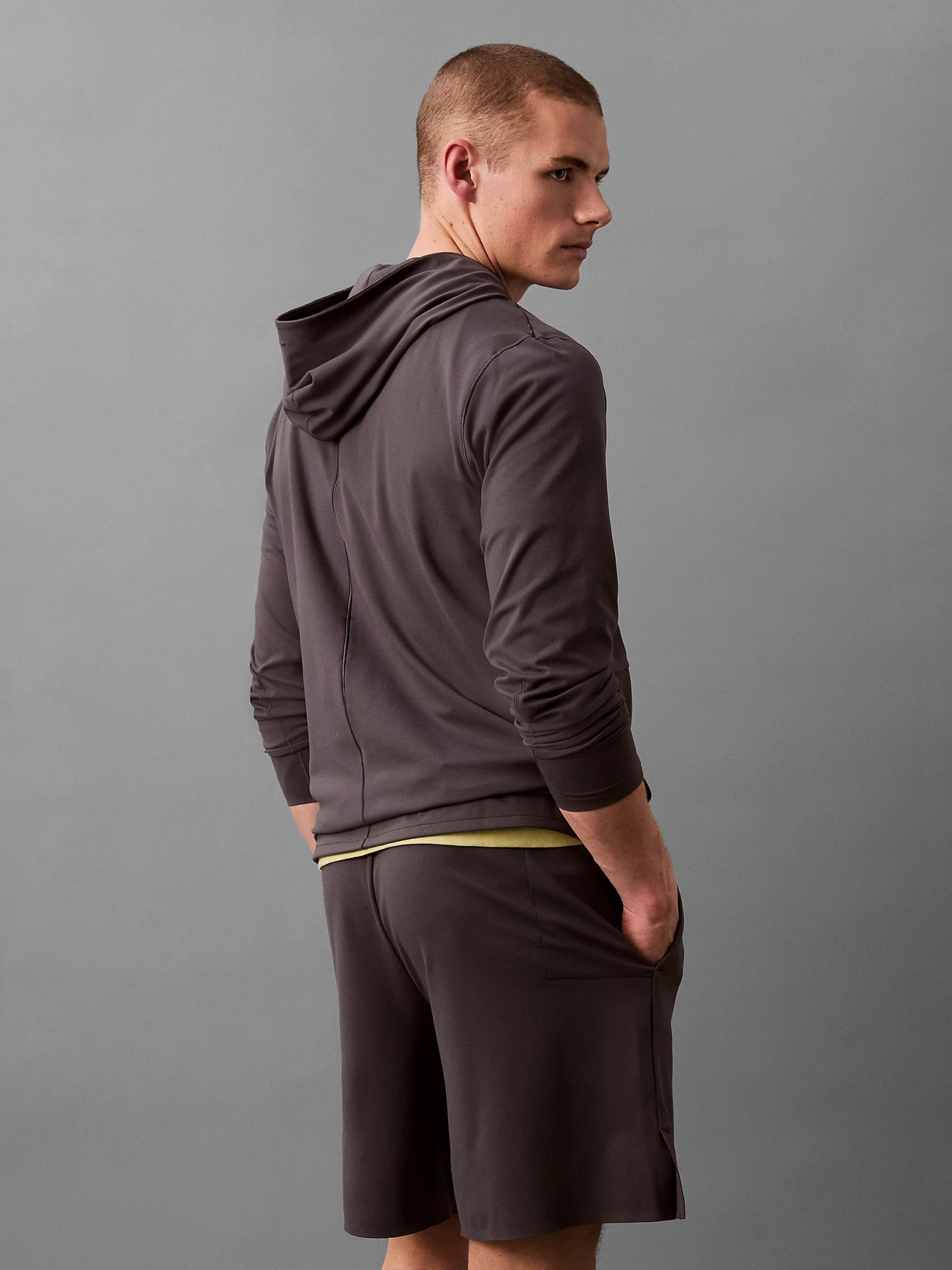 Повседневные шорты Calvin Klein модель LVGMS5S850-5DG Повседневные шорты Calvin Klein модель LVGMS5S850-5DG Фото