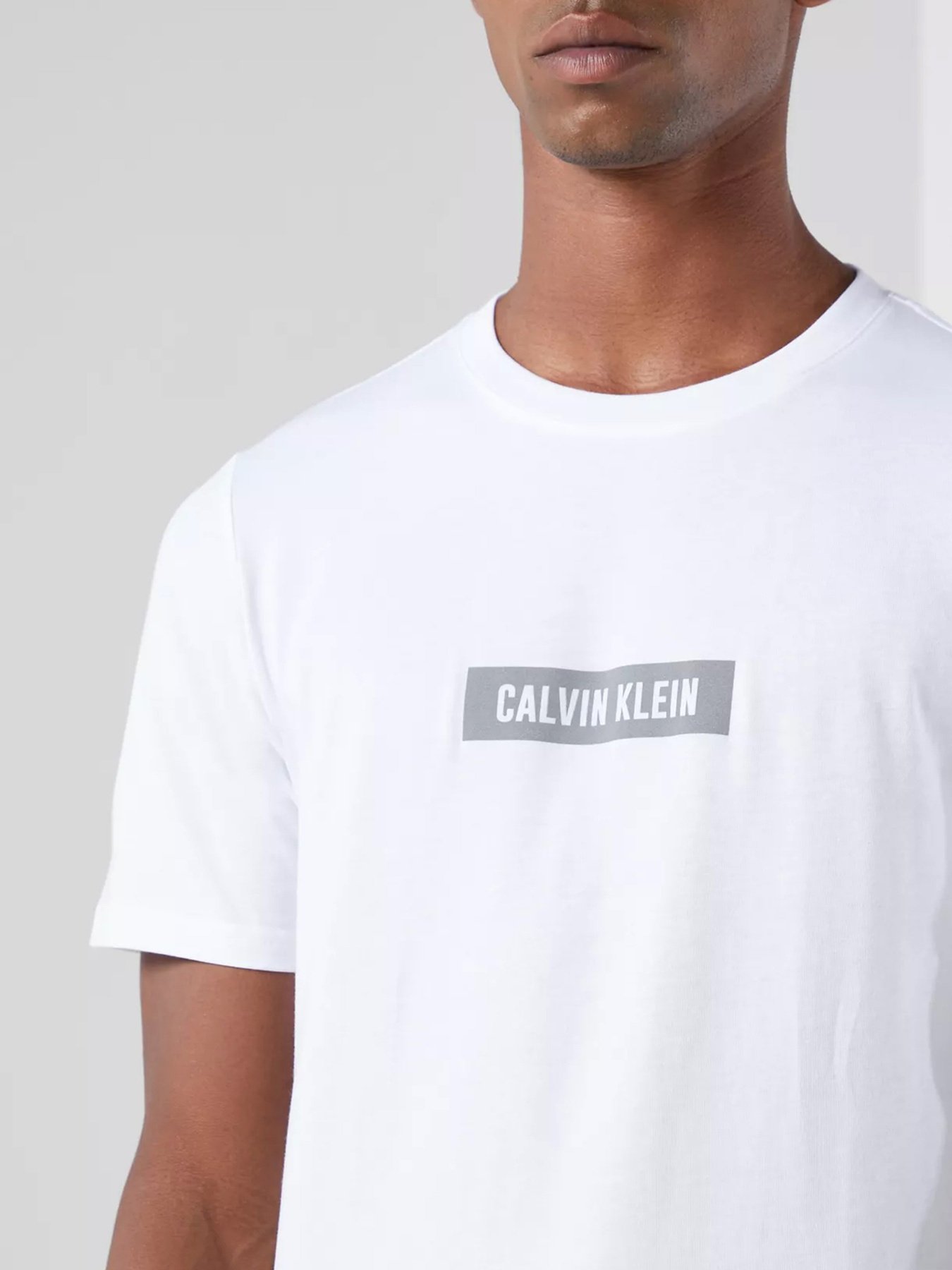 Футболки і поло Calvin Klein модель 00GMS1K142-100 Фото