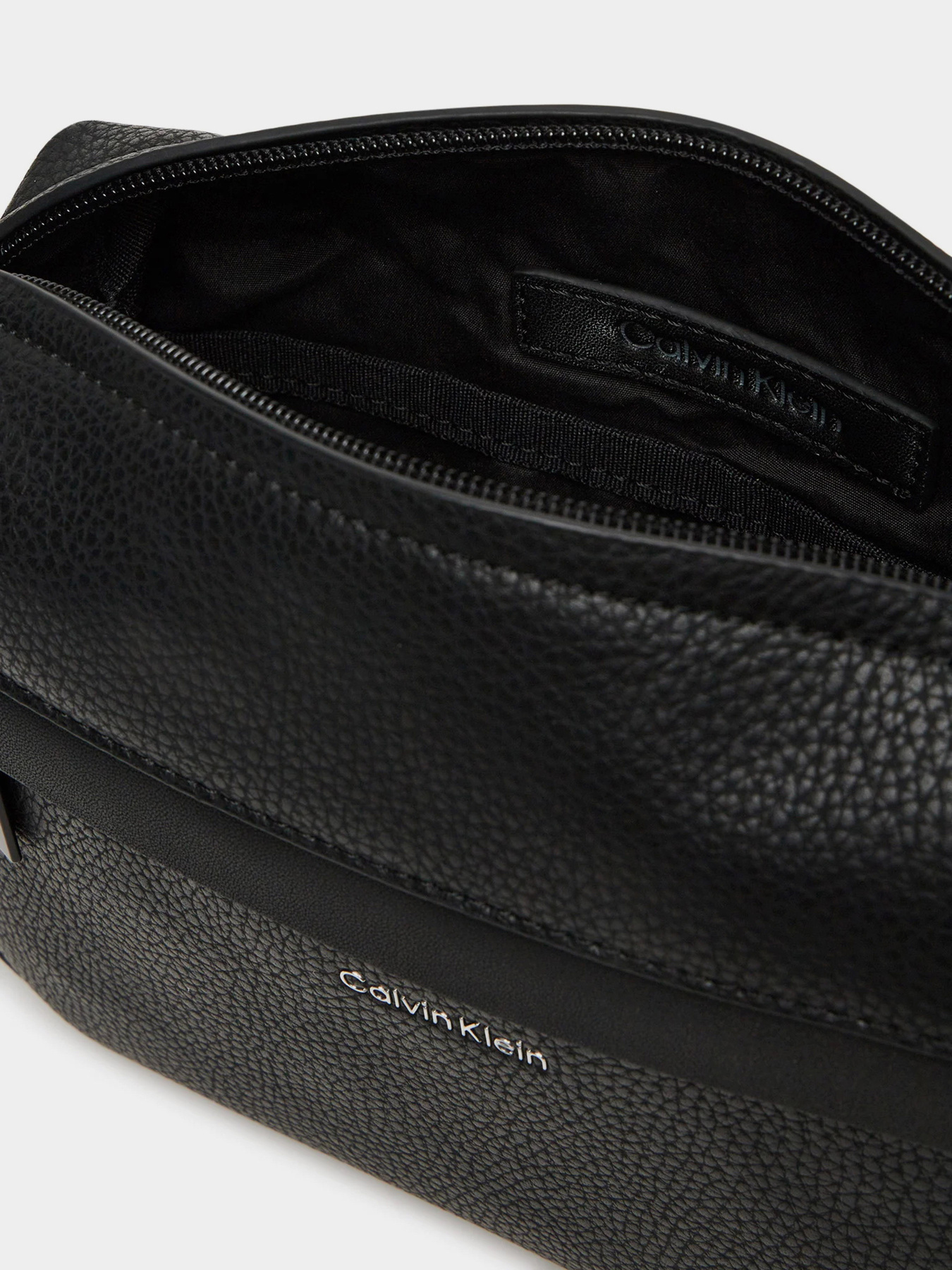 Мессенджер Calvin Klein модель LV04D3084G-UB1 Фото