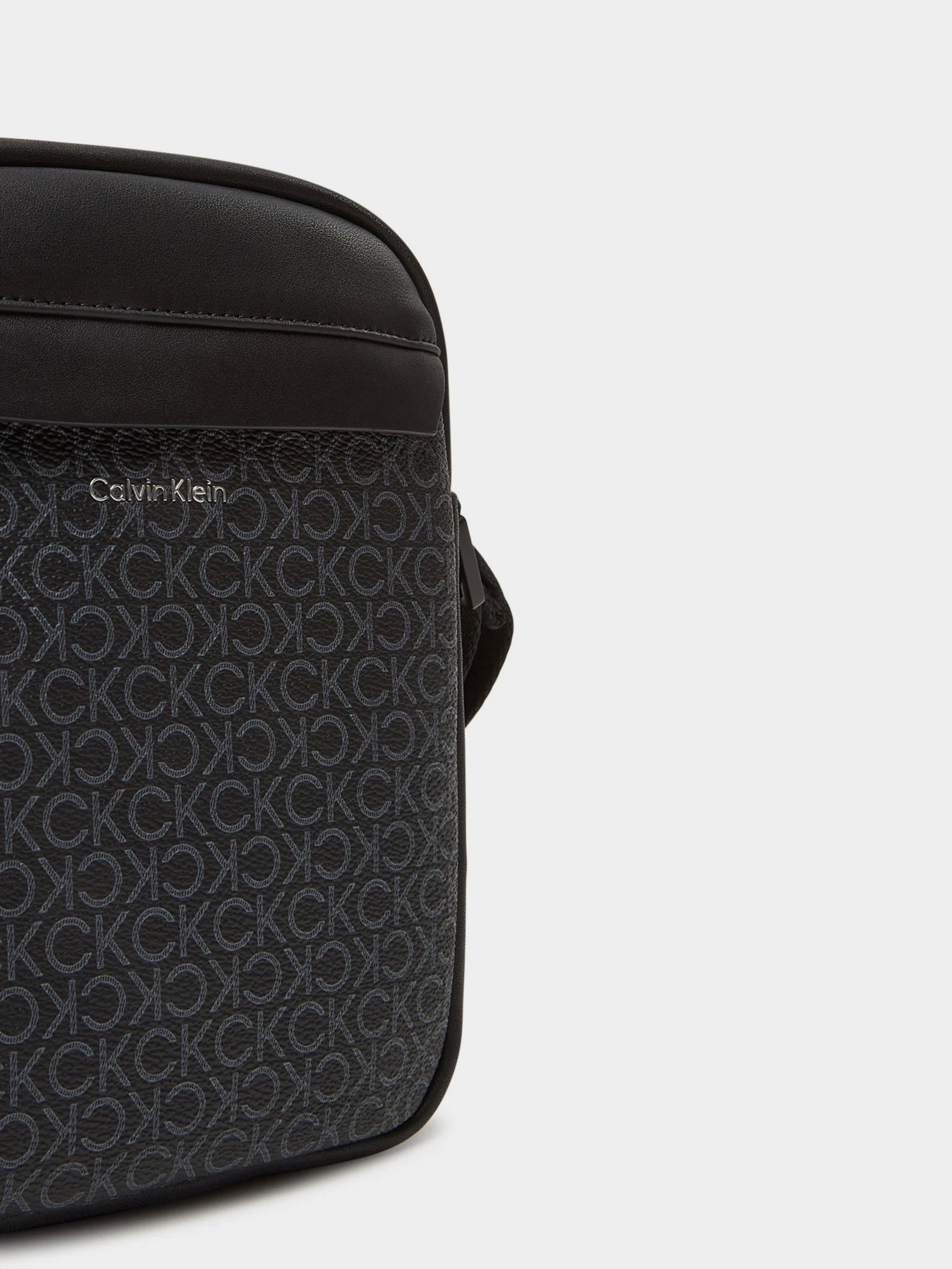 Мессенджер Calvin Klein модель LV04D3089G-UB1 Фото