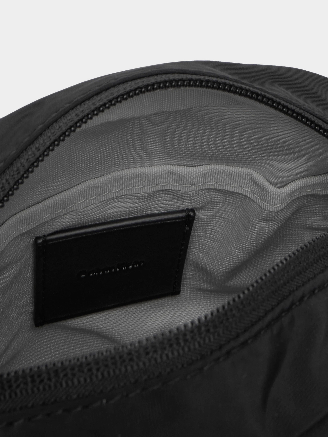 Мессенджер Calvin Klein модель LV04G3180G-UB1 Фото