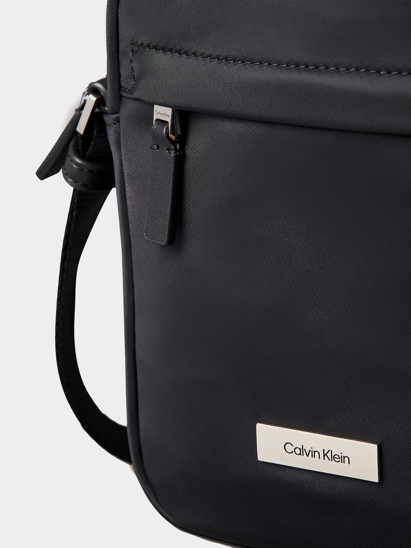 Мессенджер Calvin Klein SLEEK REPORTER модель LV04D3180G-UB1 Фото