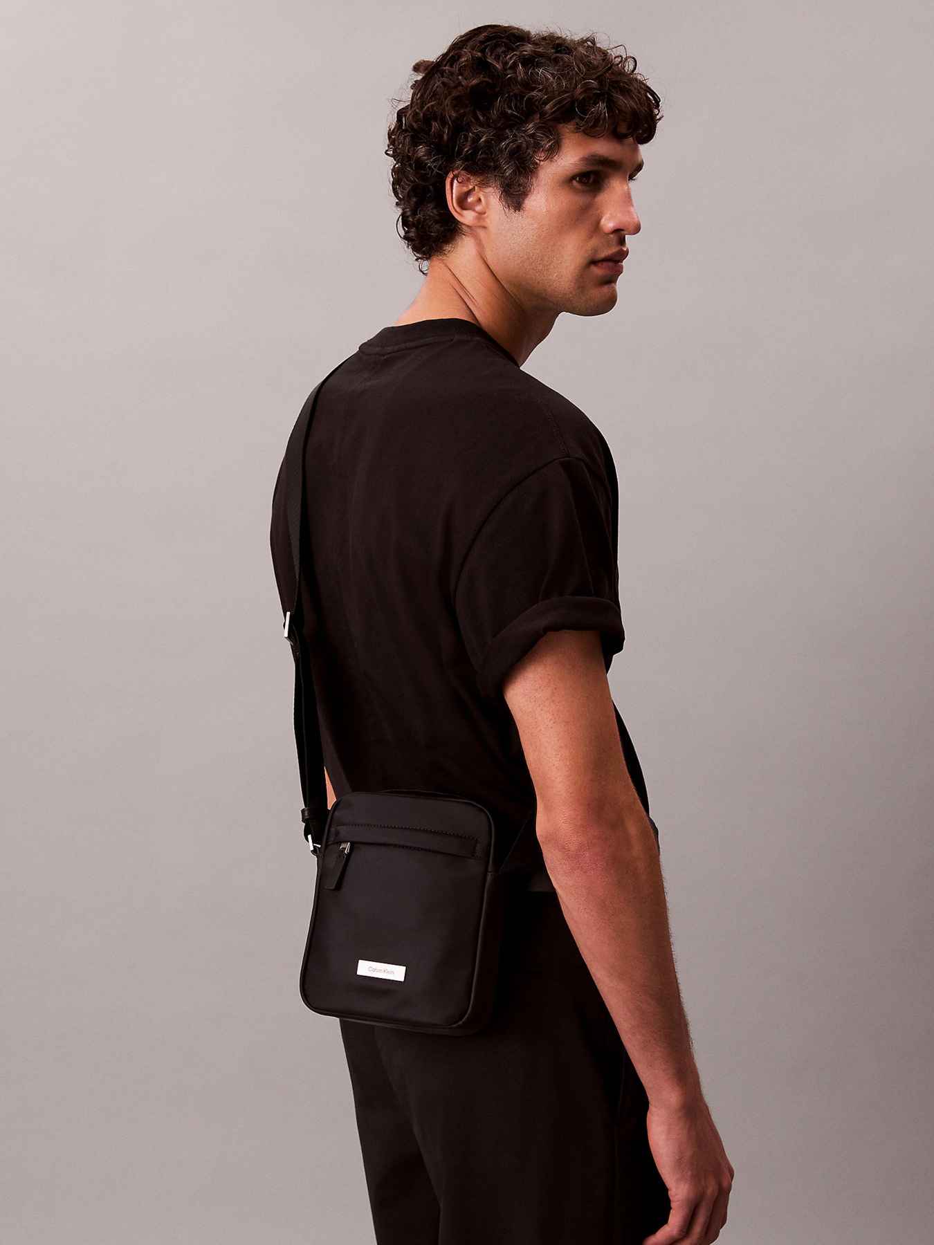 Мессенджер Calvin Klein SLEEK REPORTER модель LV04D3180G-UB1 Фото