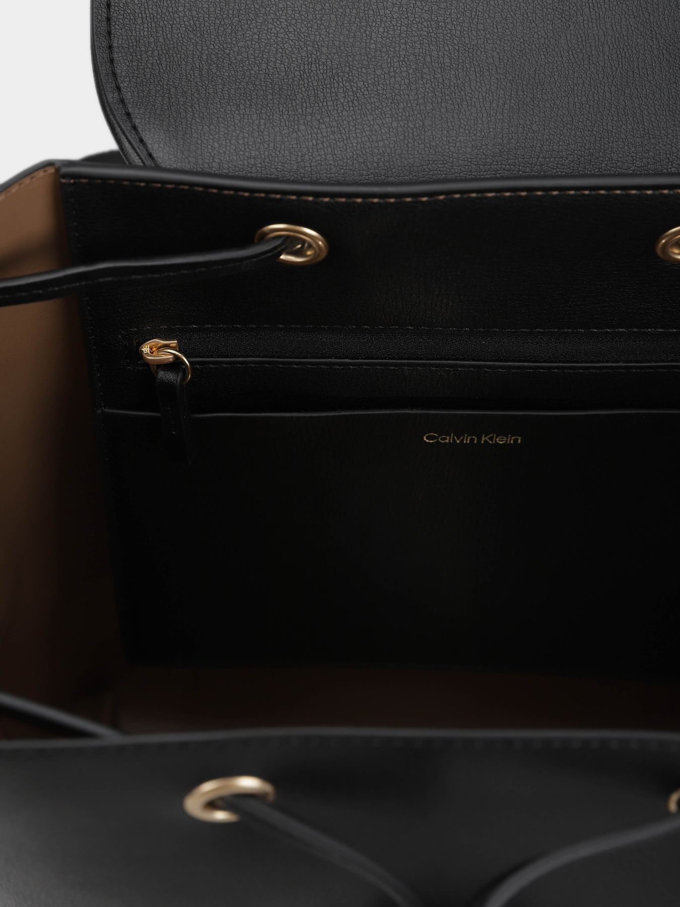 Повсякденний рюкзак Calvin Klein модель LV04F3297G-332 Повсякденний рюкзак Calvin Klein модель LV04F3297G-332 Фото