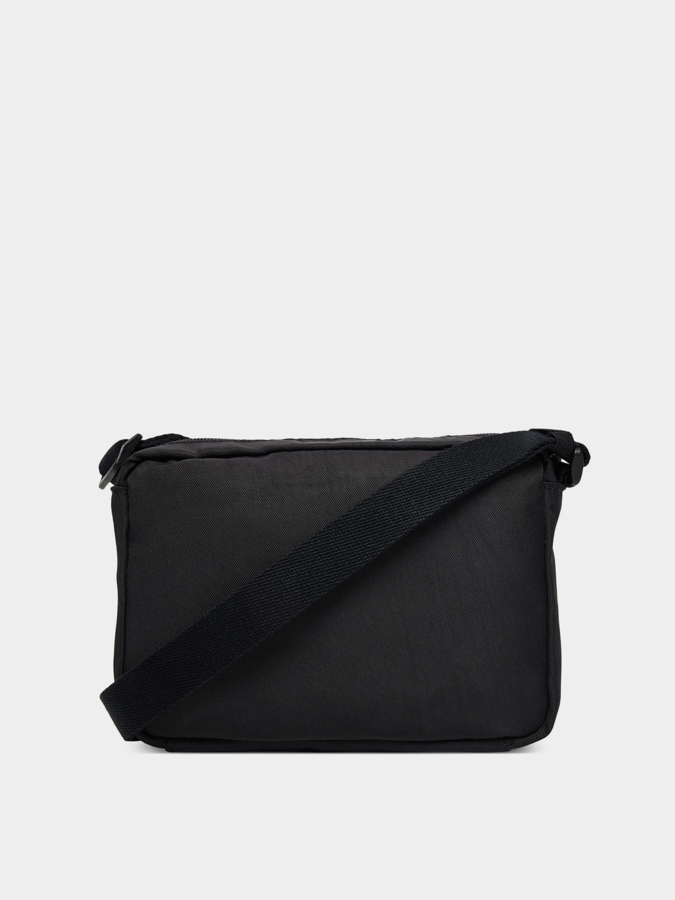 Сумка Calvin Klein BOLD CAMERA BAG модель LV04D3117G-UB1 Сумка Calvin Klein BOLD CAMERA BAG модель LV04D3117G-UB1 Фото