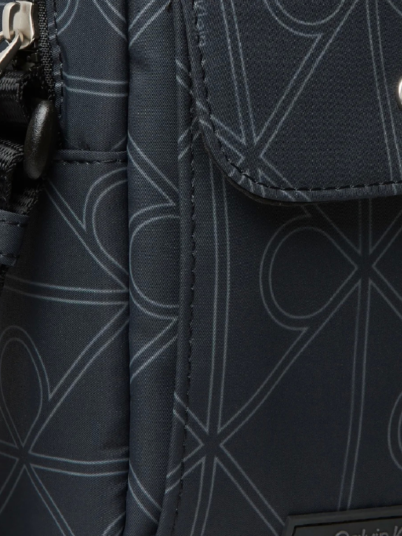 Мессенджер Calvin Klein PRINTED EMBLEM AOP NYLON SLIM модель LV04D3230G-8MN Мессенджер Calvin Klein PRINTED EMBLEM AOP NYLON SLIM модель LV04D3230G-8MN Фото