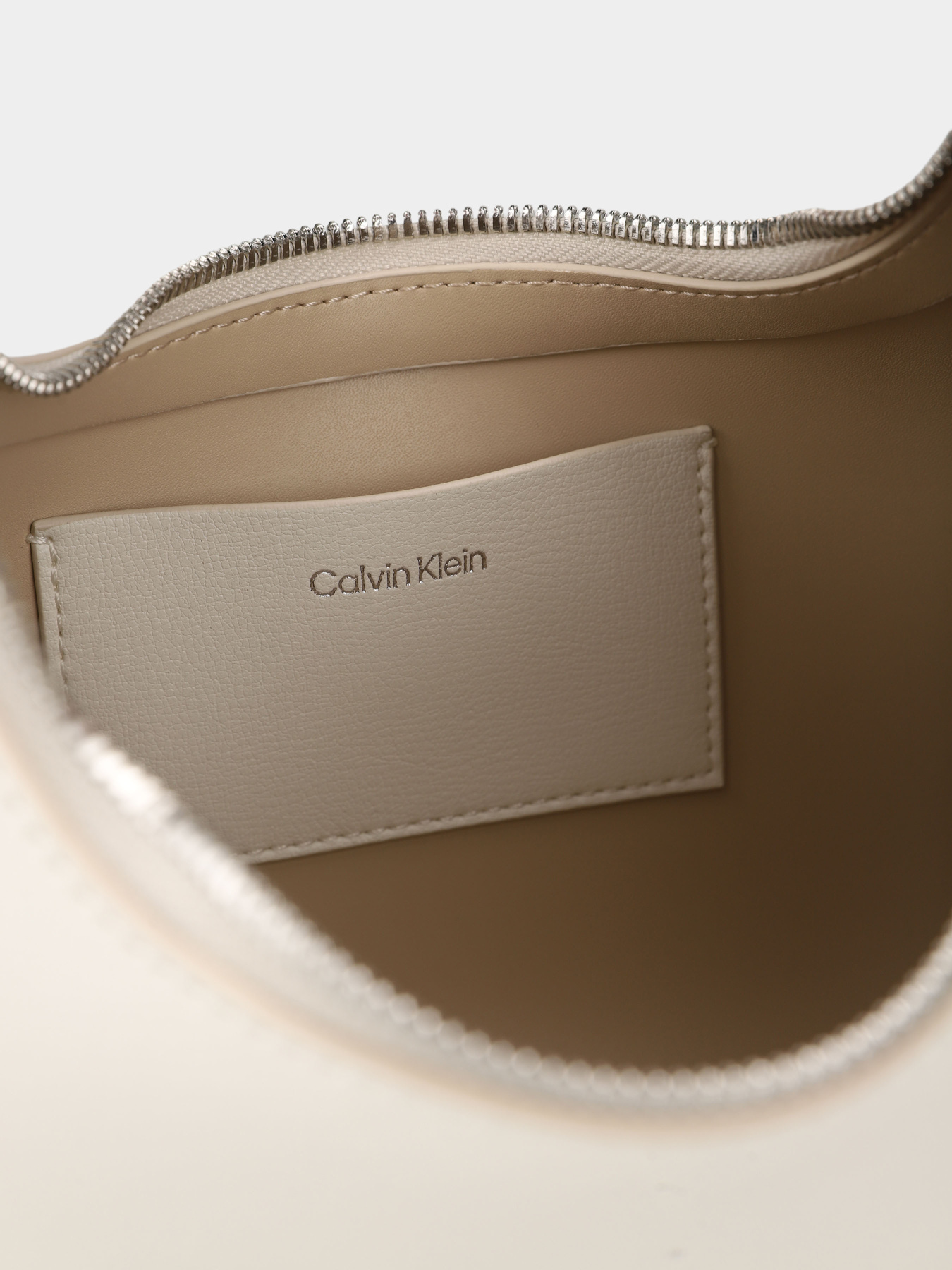 Шолдер бег Calvin Klein FOIL LOGO CONV SHOU﻿LDER BAG модель LV04F3272G-FUP Фото