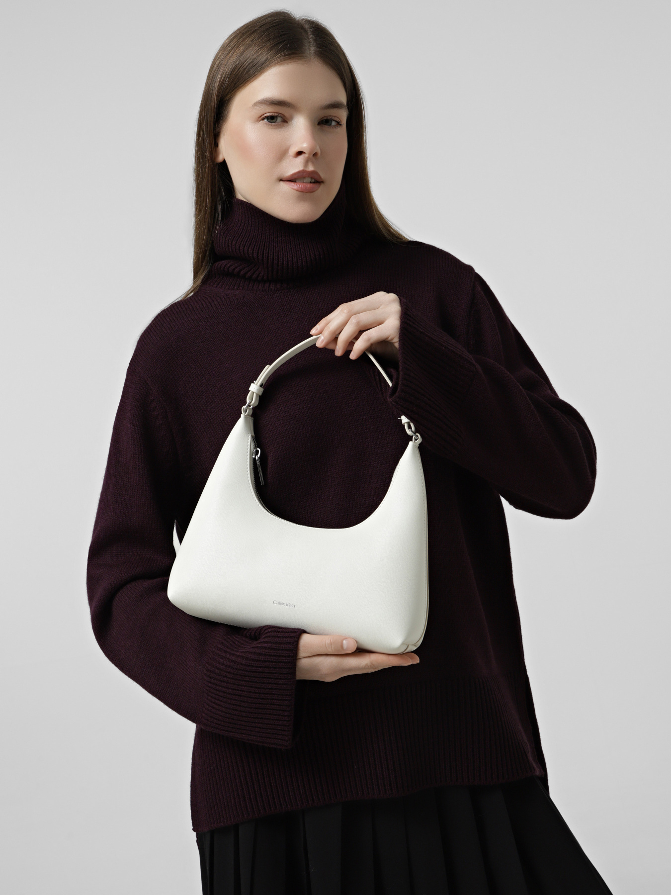 Шолдер бег Calvin Klein FOIL LOGO CONV SHOU﻿LDER BAG модель LV04F3272G-FUP Фото