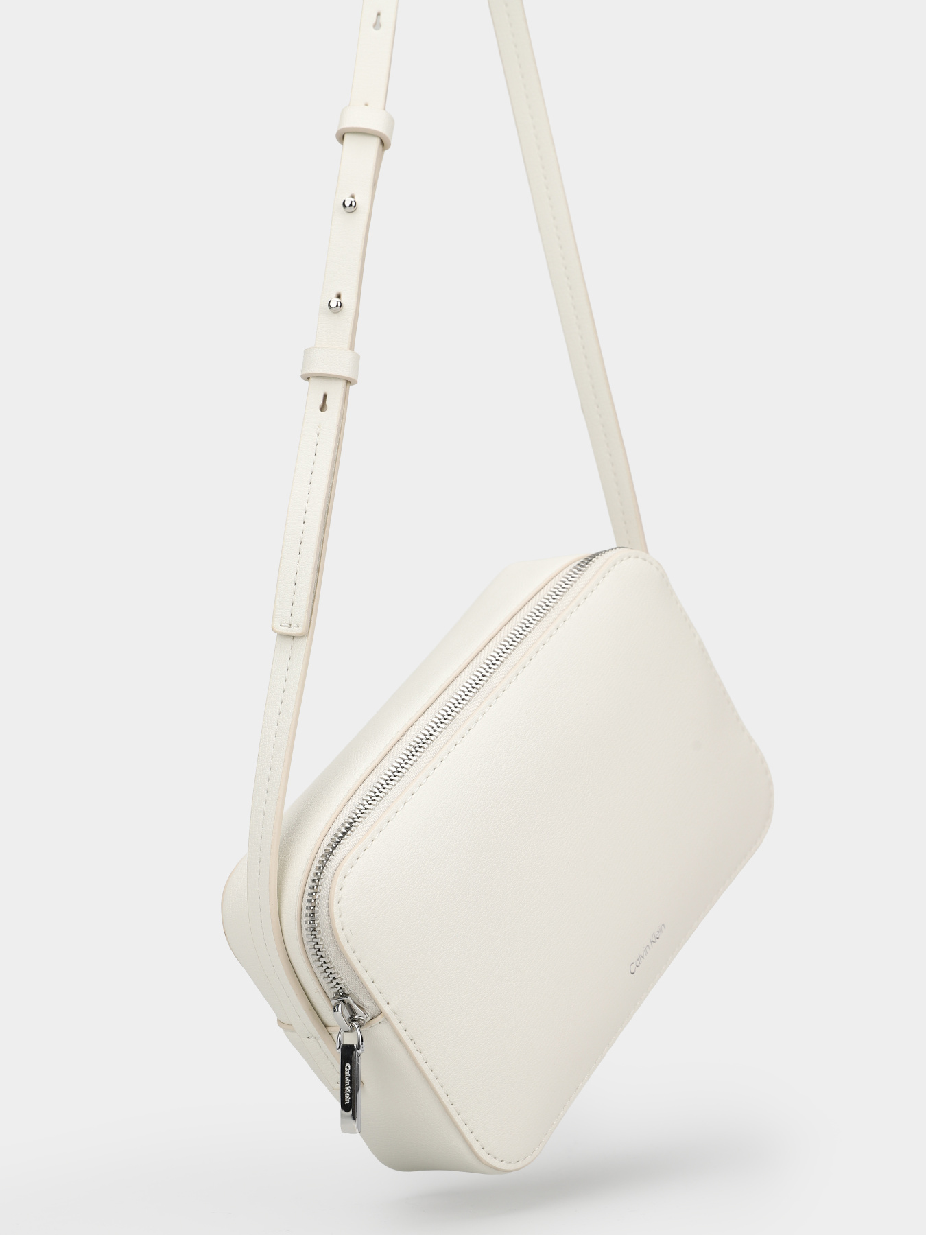 Крос-боді Calvin Klein FOIL LOGO ELONGATED CAMERA BAG модель LV04F3276G-FUP Крос-боді Calvin Klein FOIL LOGO ELONGATED CAMERA BAG модель LV04F3276G-FUP Фото