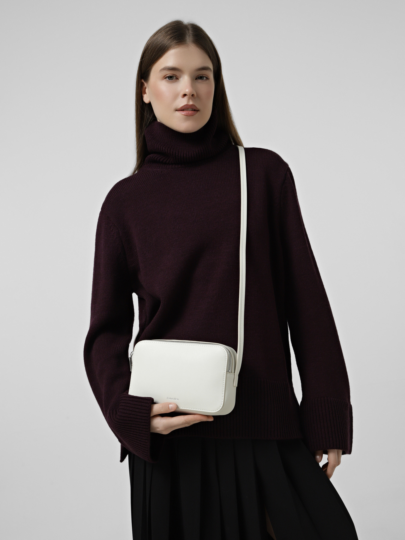 Крос-боді Calvin Klein FOIL LOGO ELONGATED CAMERA BAG модель LV04F3276G-FUP Крос-боді Calvin Klein FOIL LOGO ELONGATED CAMERA BAG модель LV04F3276G-FUP Фото