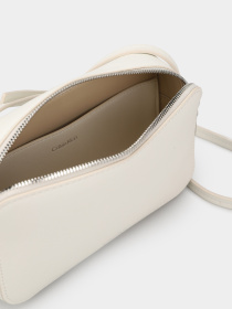 Крос-боді Calvin Klein FOIL LOGO ELONGATED CAMERA BAG модель LV04F3276G-FUP Крос-боді Calvin Klein FOIL LOGO ELONGATED CAMERA BAG модель LV04F3276G-FUP Фото