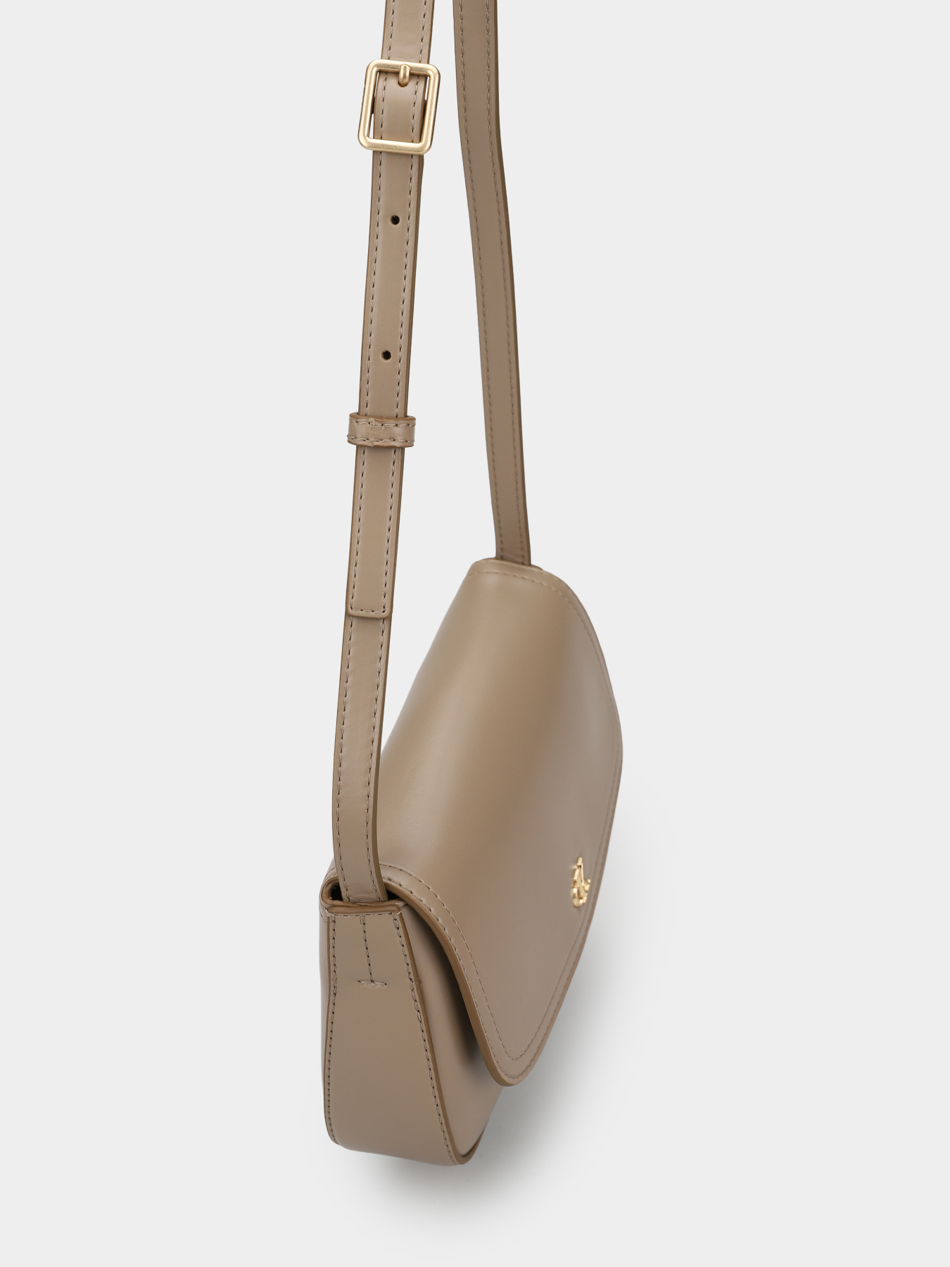 Сумка Calvin Klein CK FLAP CAMERA BAG модель LV04F3421G-VFU Сумка Calvin Klein CK FLAP CAMERA BAG модель LV04F3421G-VFU Фото