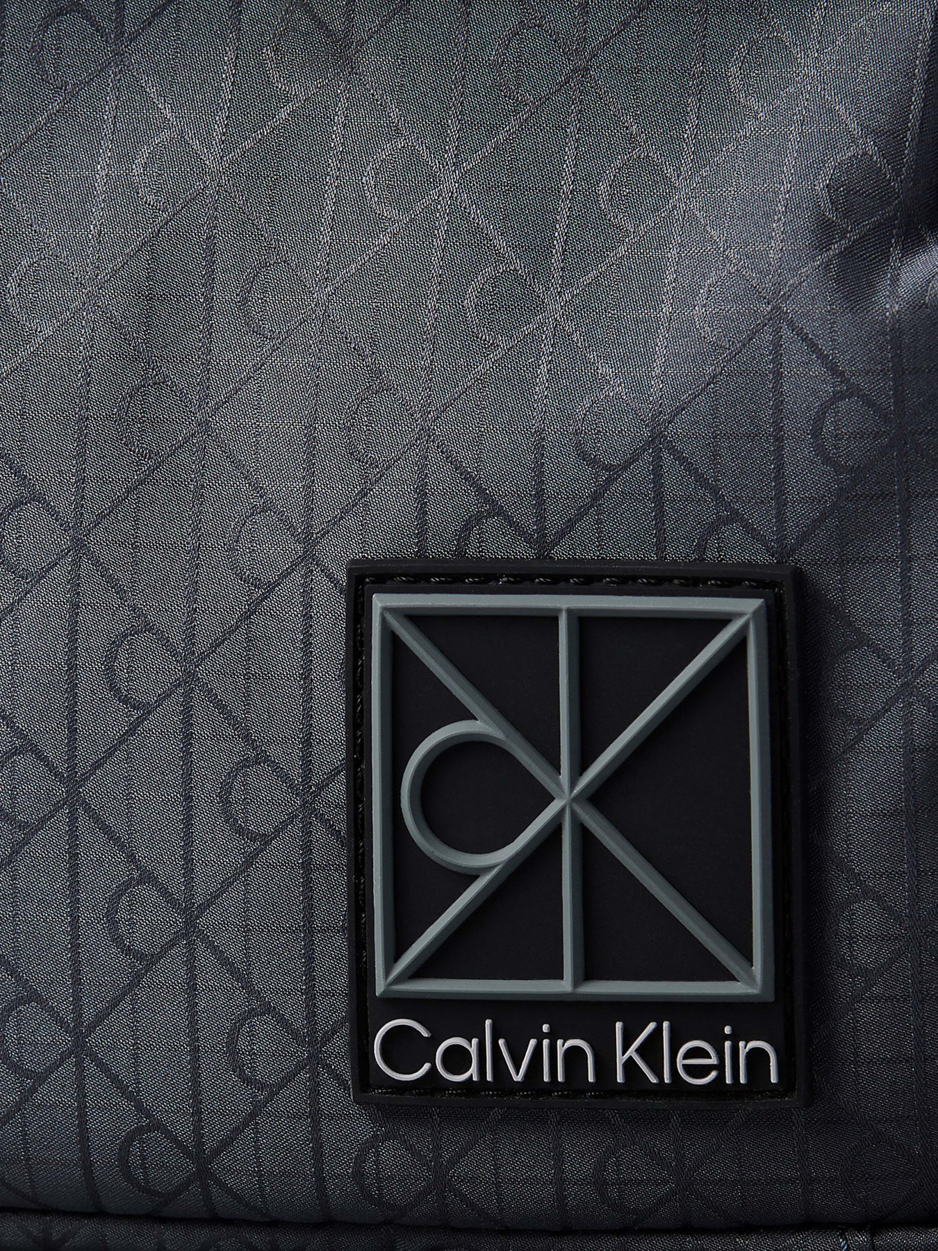Сумки Calvin Klein UTILITY EMBLEM REPORTER модель LV04D3303G-CKP Сумки Calvin Klein UTILITY EMBLEM REPORTER модель LV04D3303G-CKP Фото