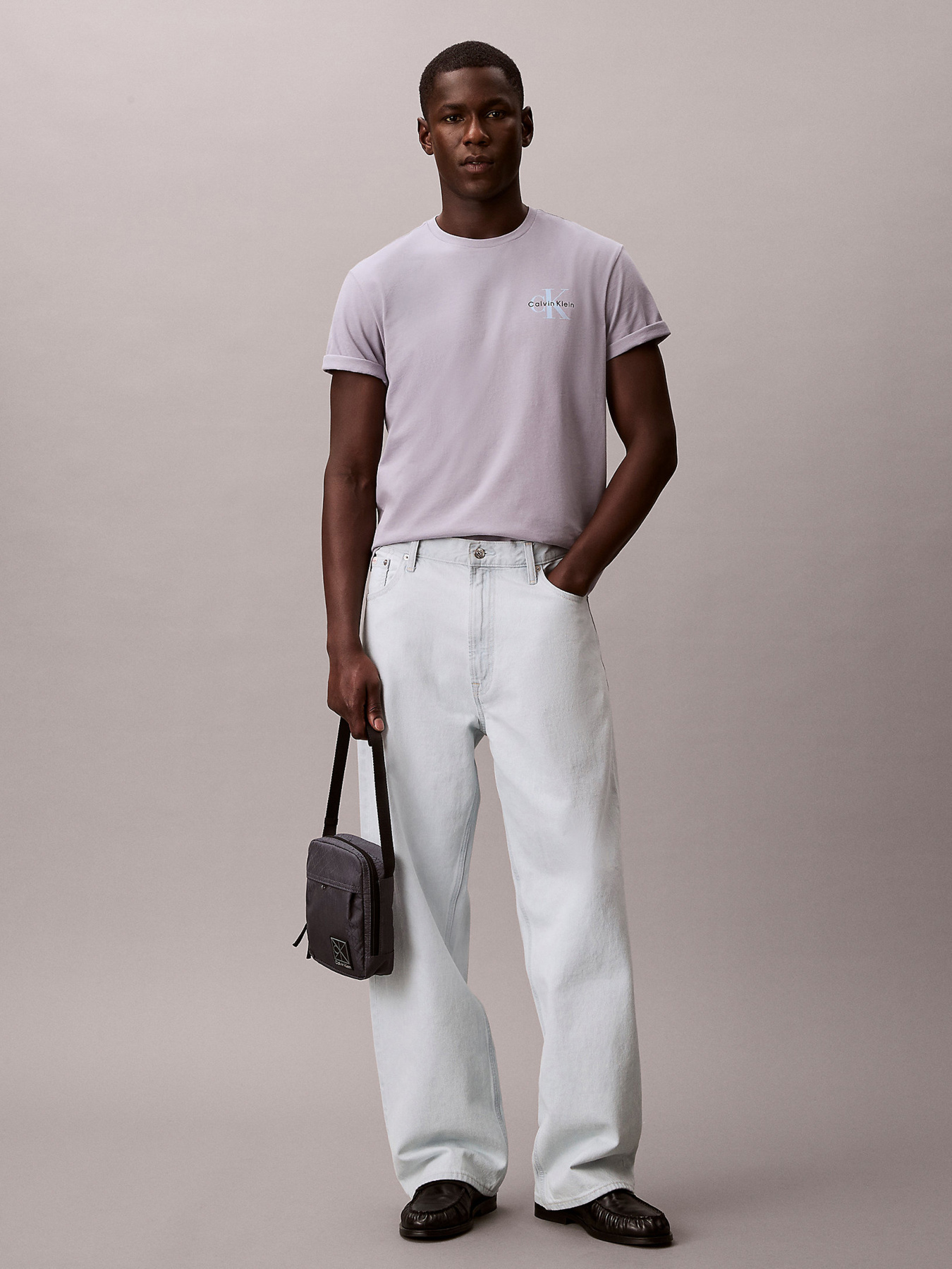 Сумки Calvin Klein UTILITY EMBLEM REPORTER модель LV04D3303G-CKP Сумки Calvin Klein UTILITY EMBLEM REPORTER модель LV04D3303G-CKP Фото