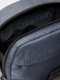 Сумки Calvin Klein UTILITY EMBLEM REPORTER модель LV04D3303G-CKP Фото