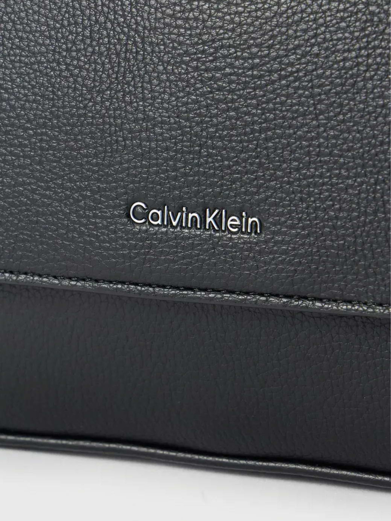 Сумки Calvin Klein RAISED SMALL FLAP MESSENGER модель LV04D3327G-UB1 Фото