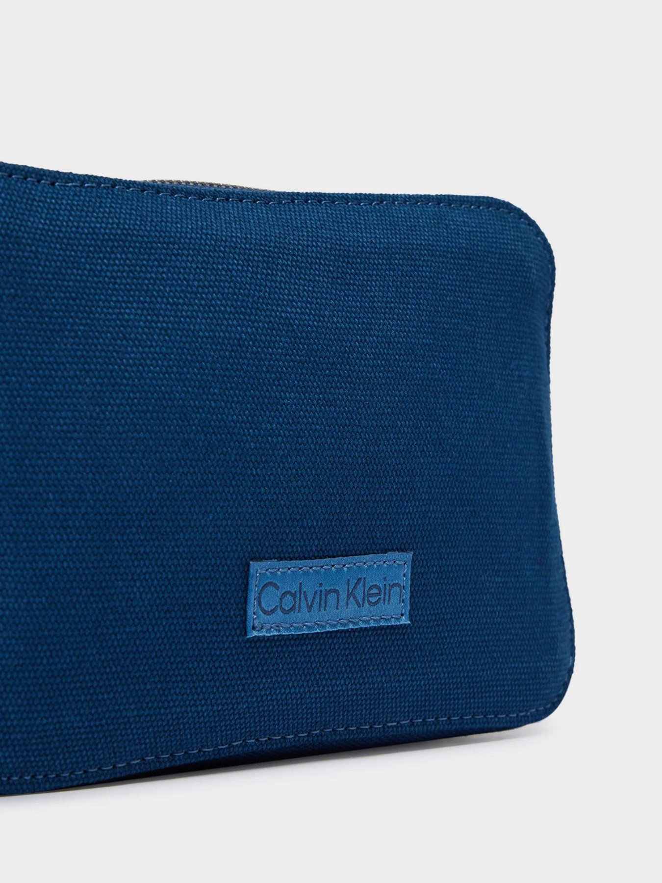 Сумки Calvin Klein WEBBING STRAP CANVAS CAMERA BA модель LV04F3385G-CFA Фото