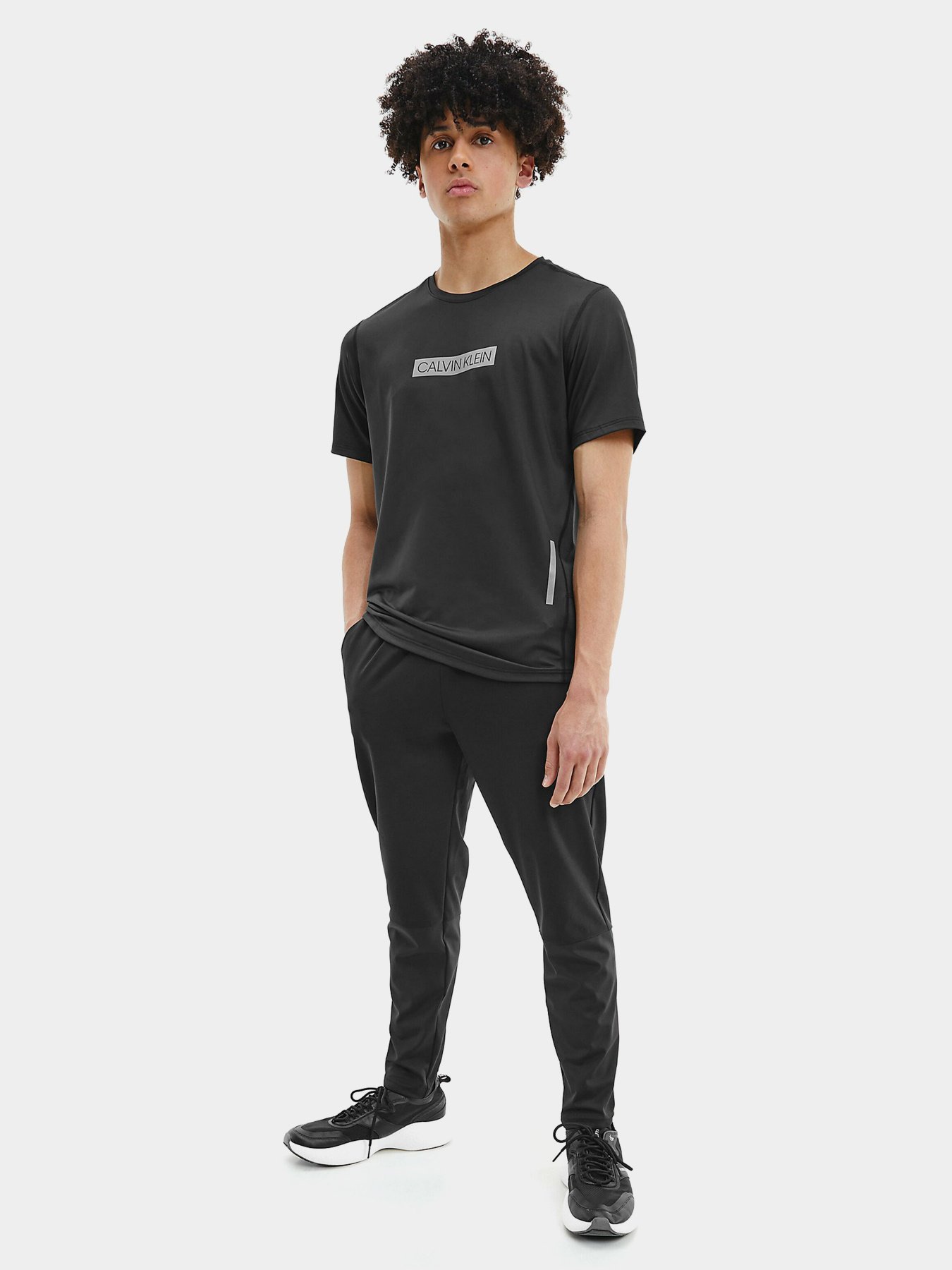 Футболка Calvin Klein модель 00GMS1K137-007 Фото