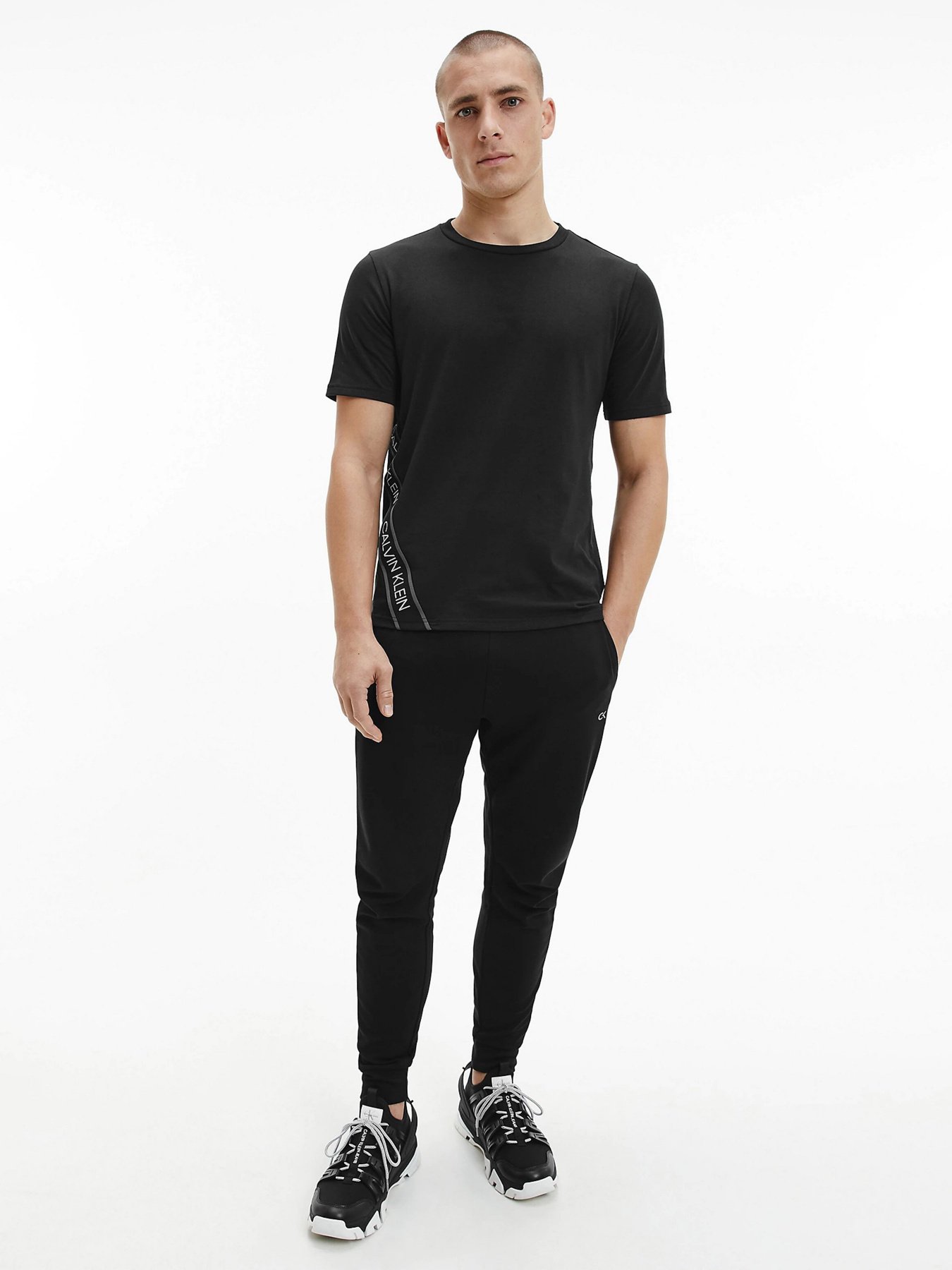 Футболка Calvin Klein модель 00GMS1K263-007 Фото