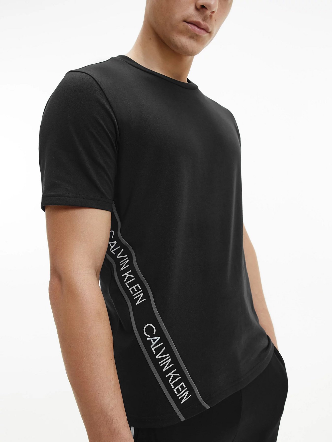 Футболка Calvin Klein модель 00GMS1K263-007 Футболка Calvin Klein модель 00GMS1K263-007 Фото