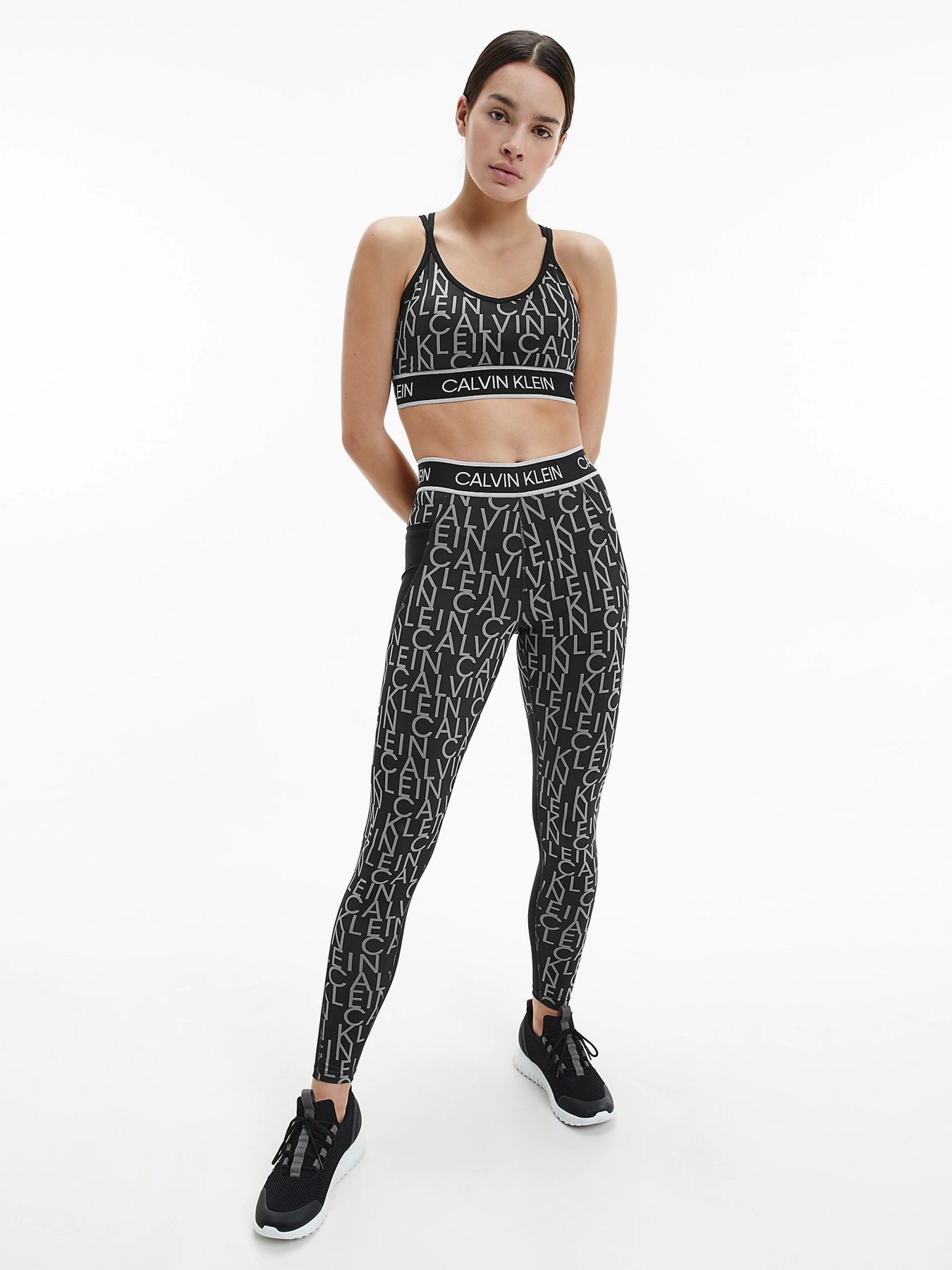 Топ Calvin Klein модель 00GWS1K133-003 Фото