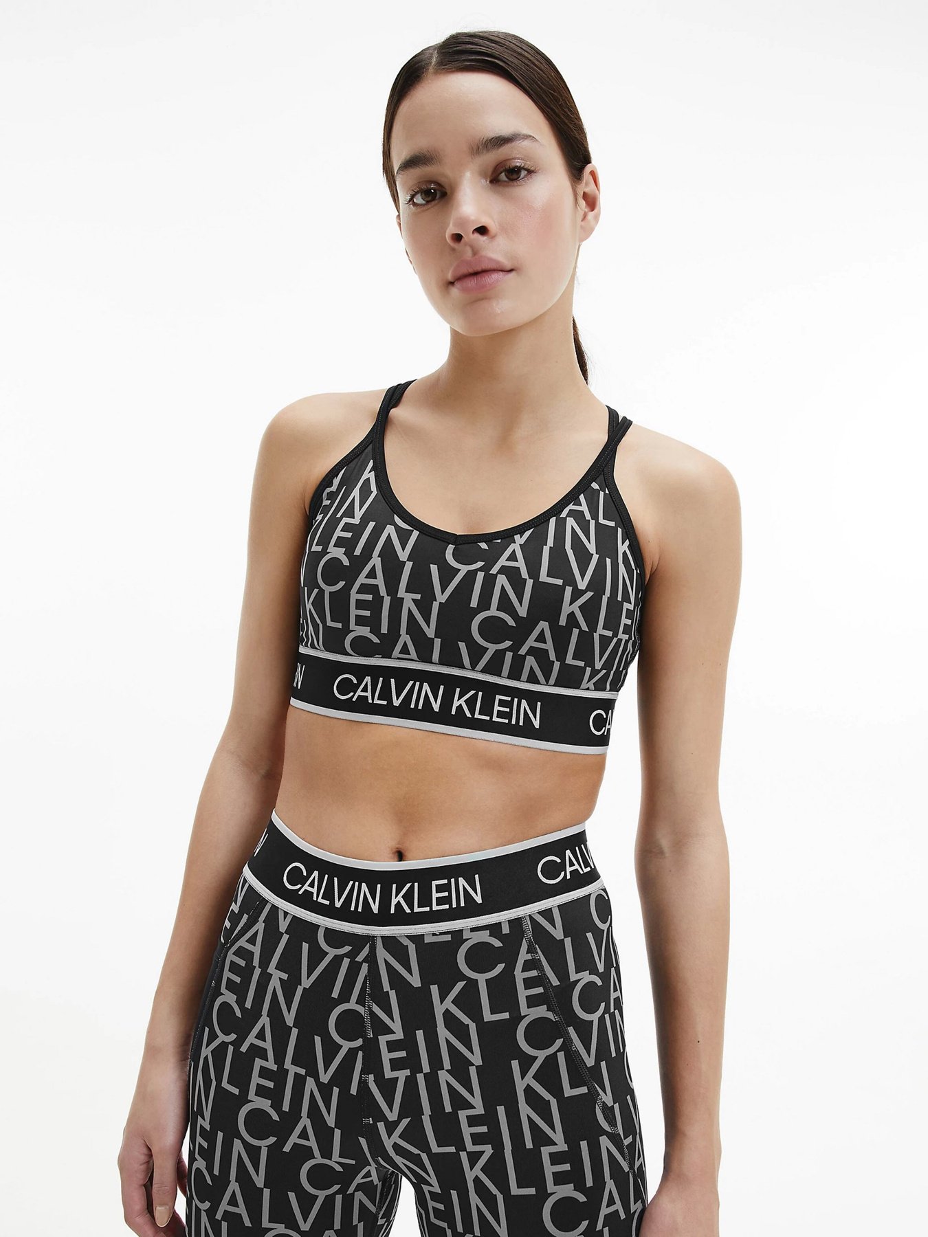 Топ Calvin Klein модель 00GWS1K133-003 Фото