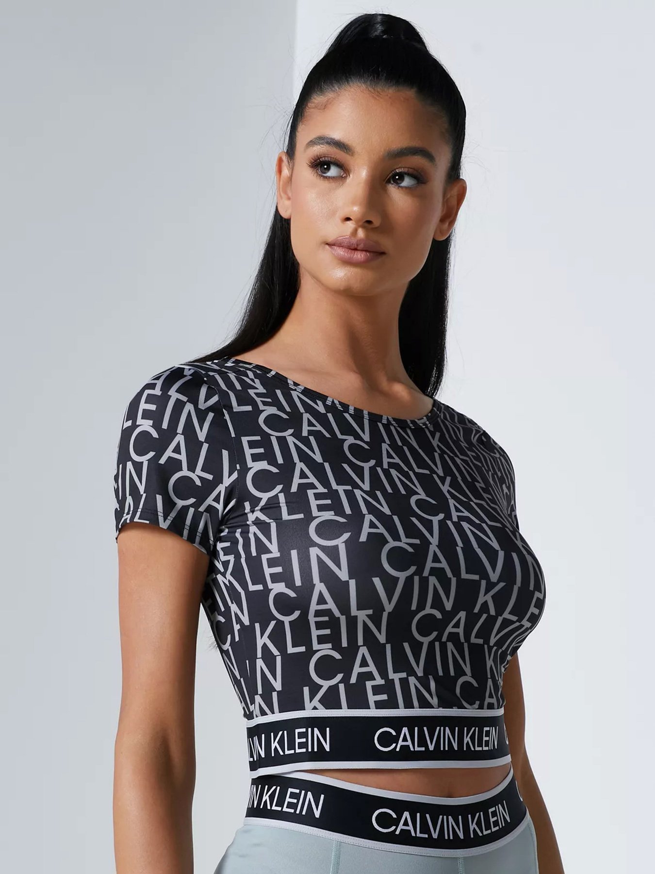 Футболки и поло Calvin Klein модель 00GWS1K145-003 Фото